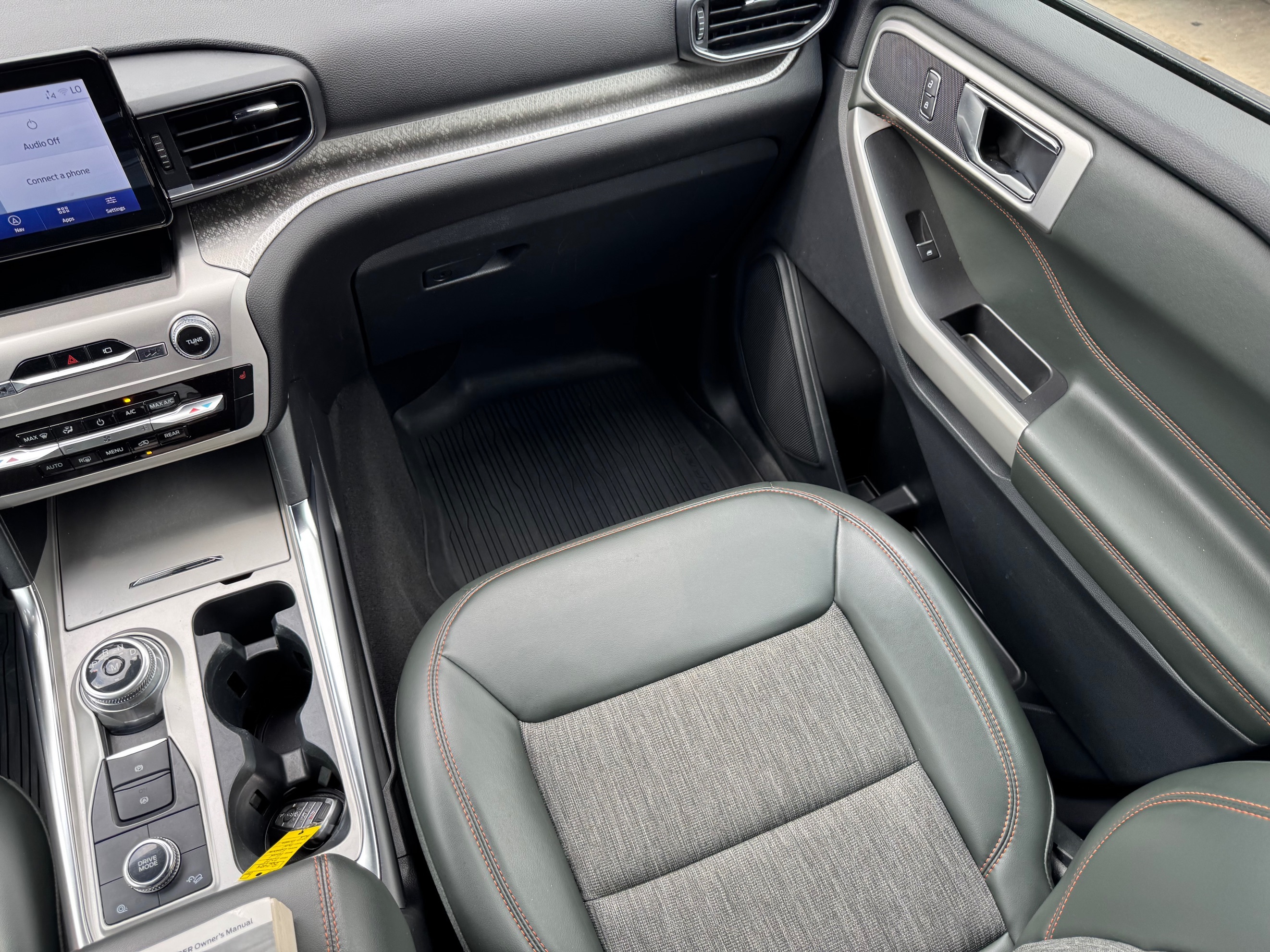 Ford Explorer photo 27
