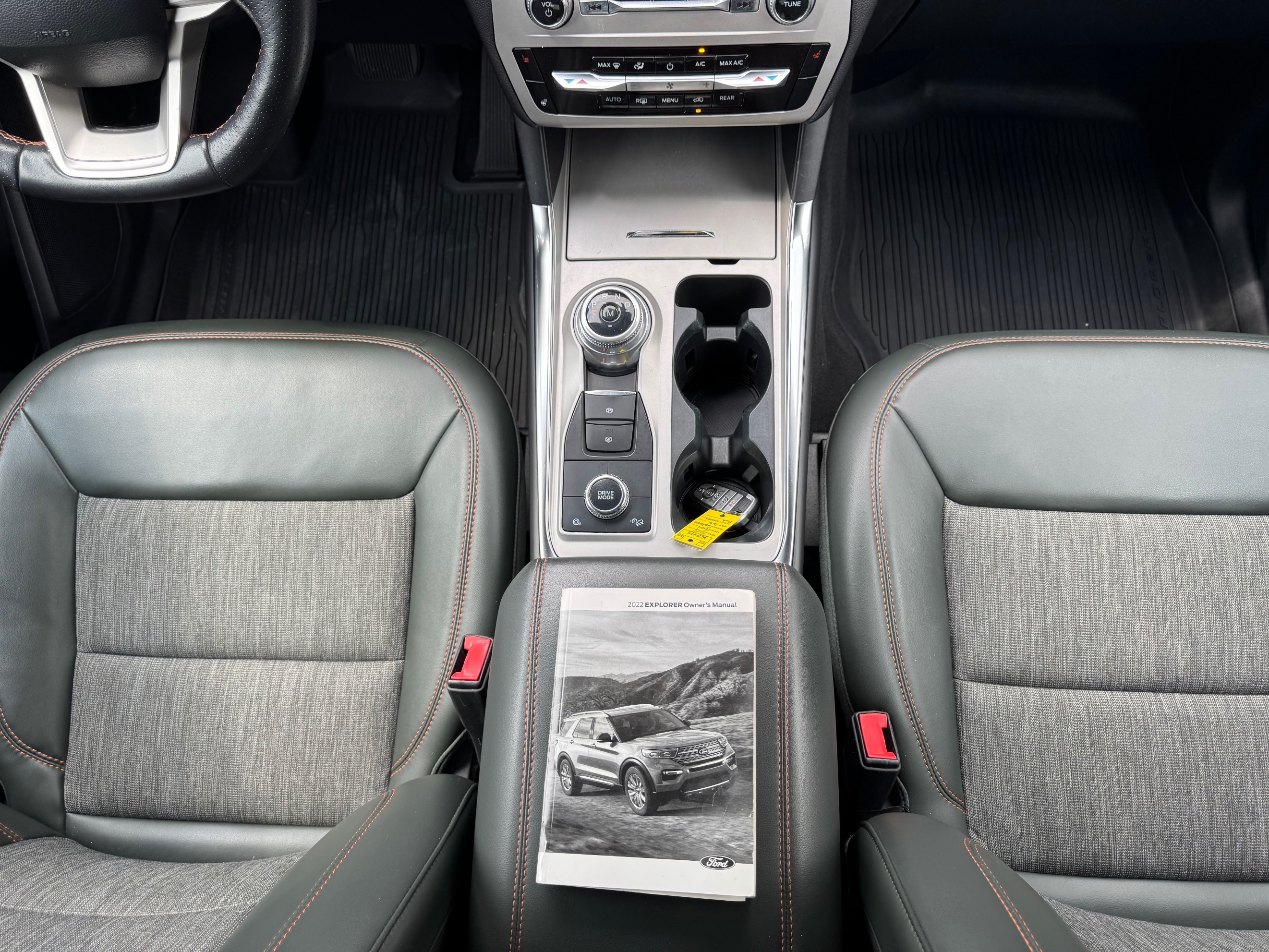 Ford Explorer photo 28