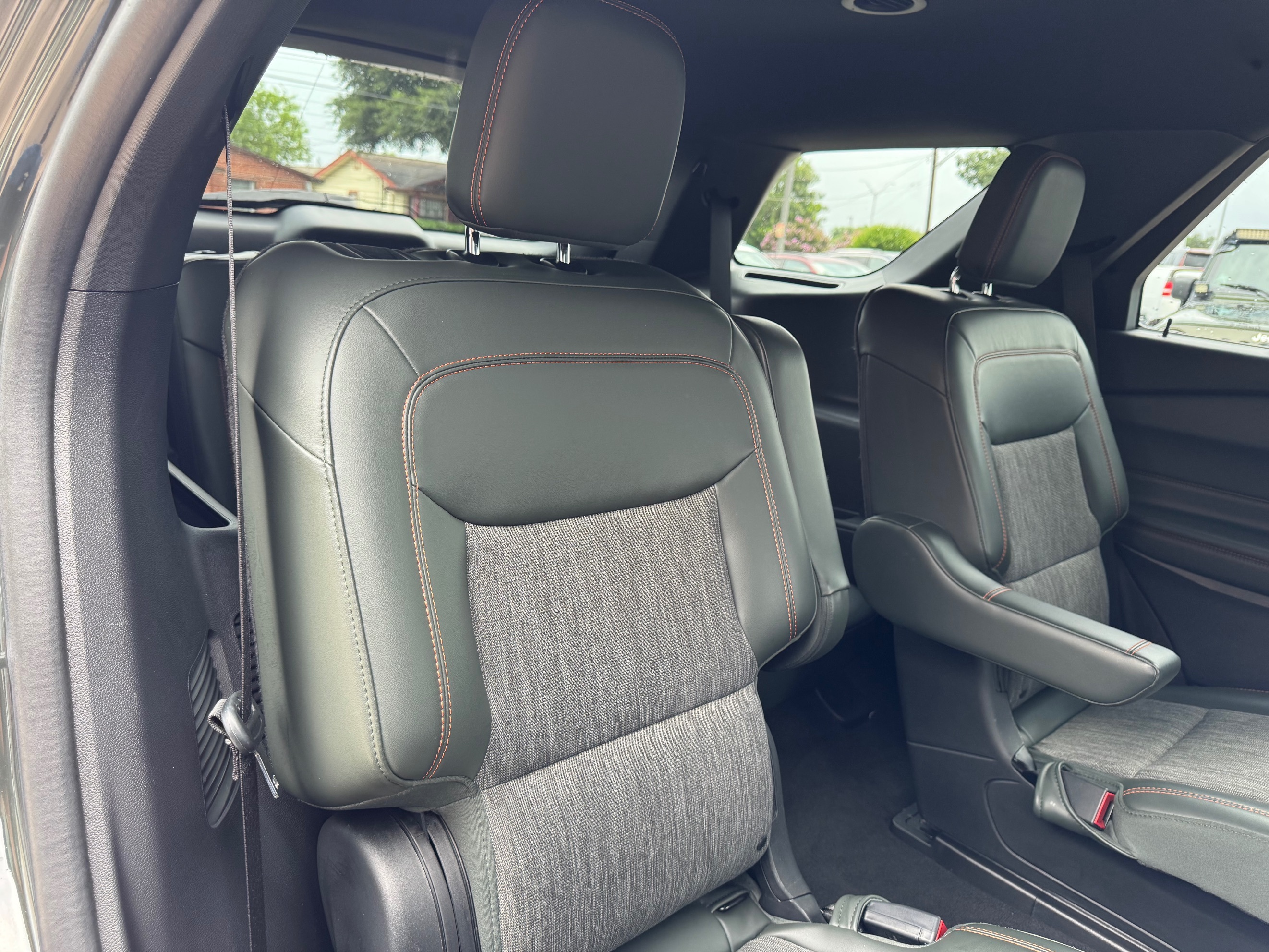 Ford Explorer photo 31