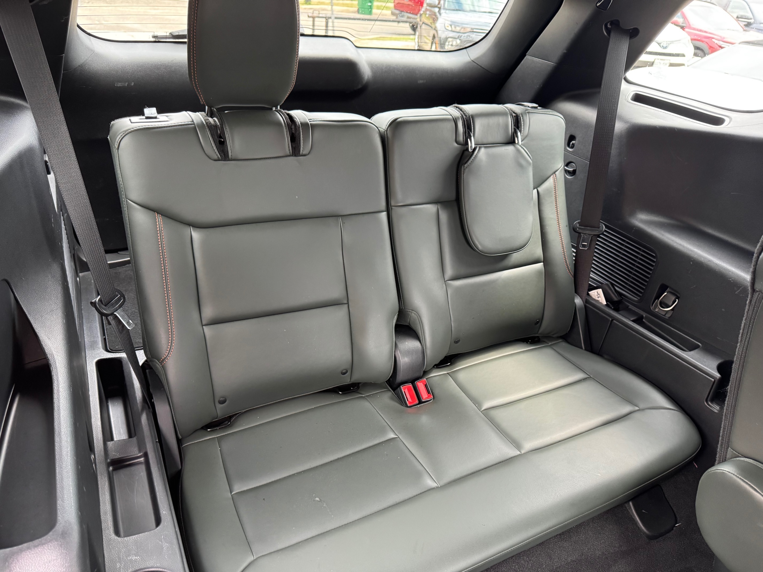 Ford Explorer photo 33