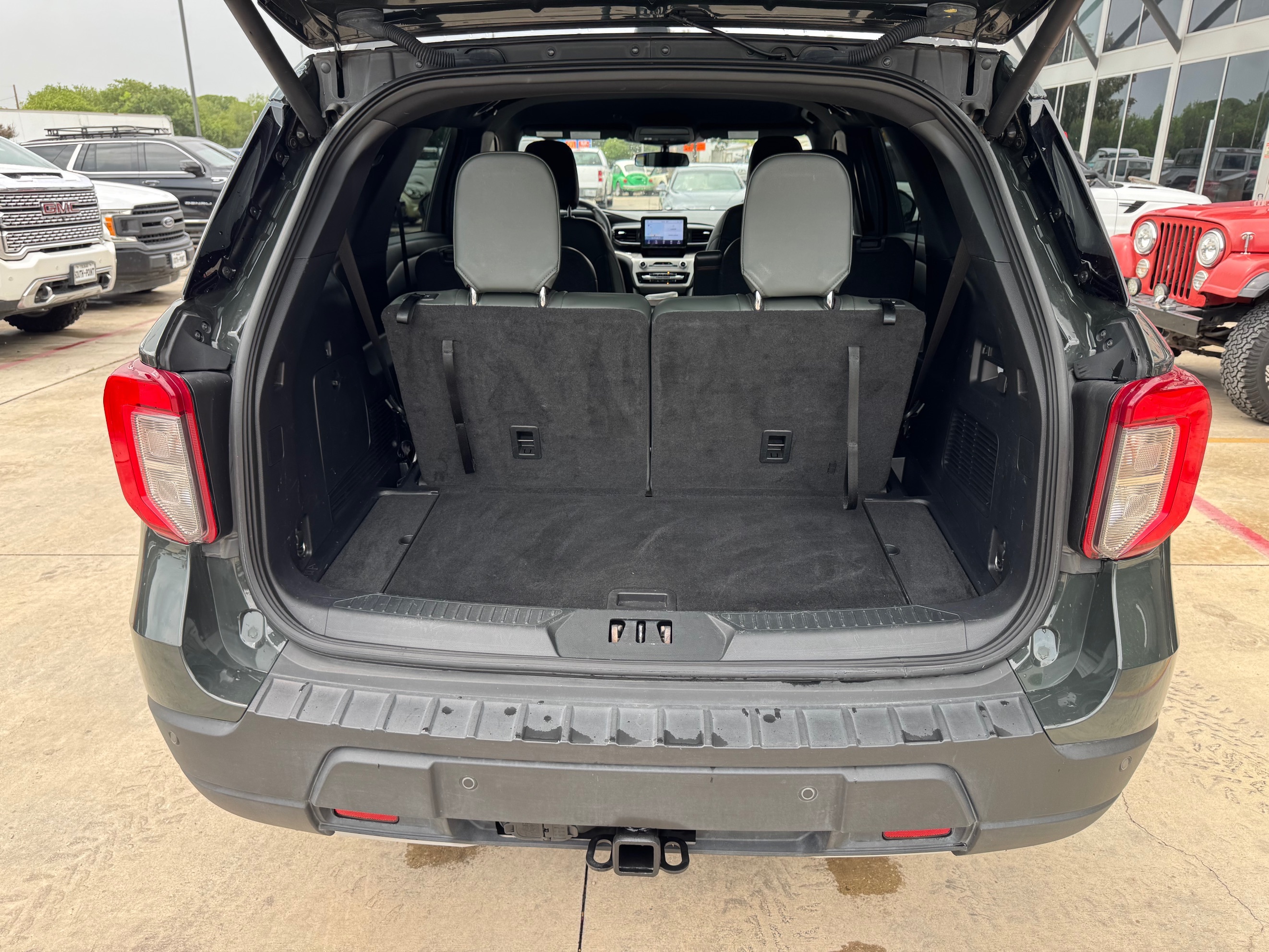 Ford Explorer photo 38