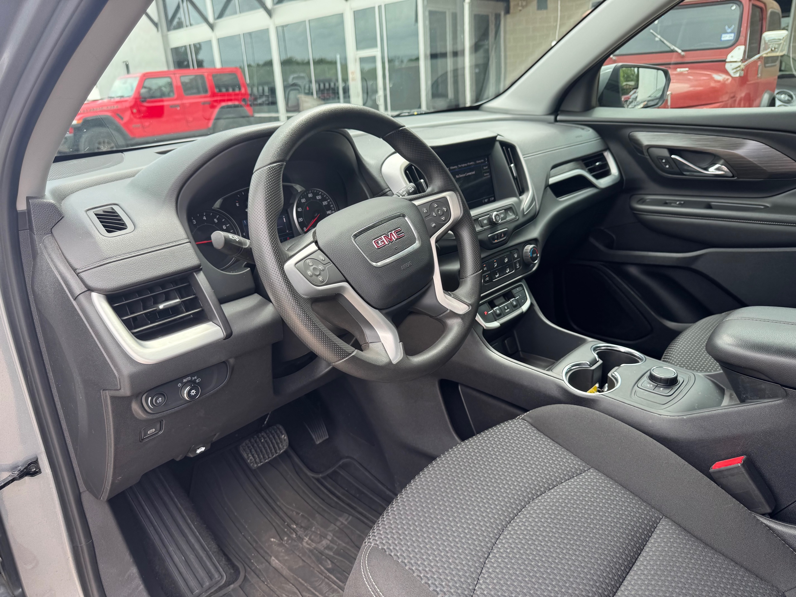 GMC Terrain photo 12