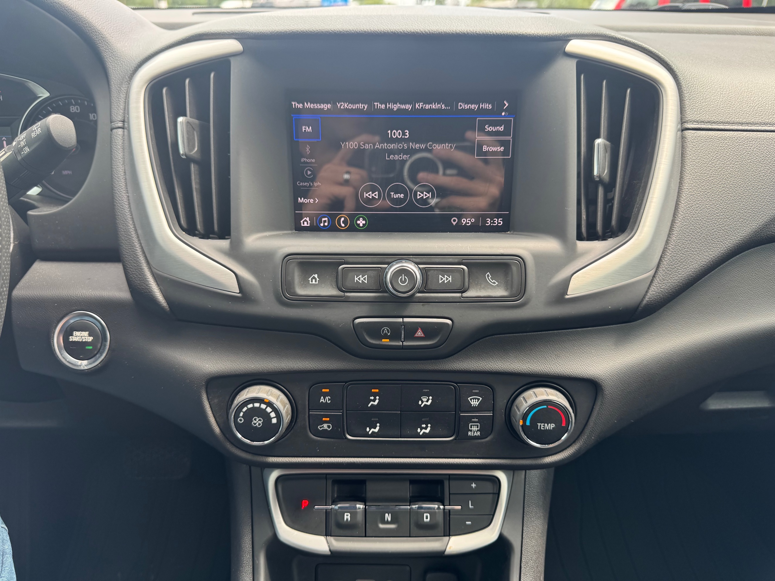 GMC Terrain photo 17