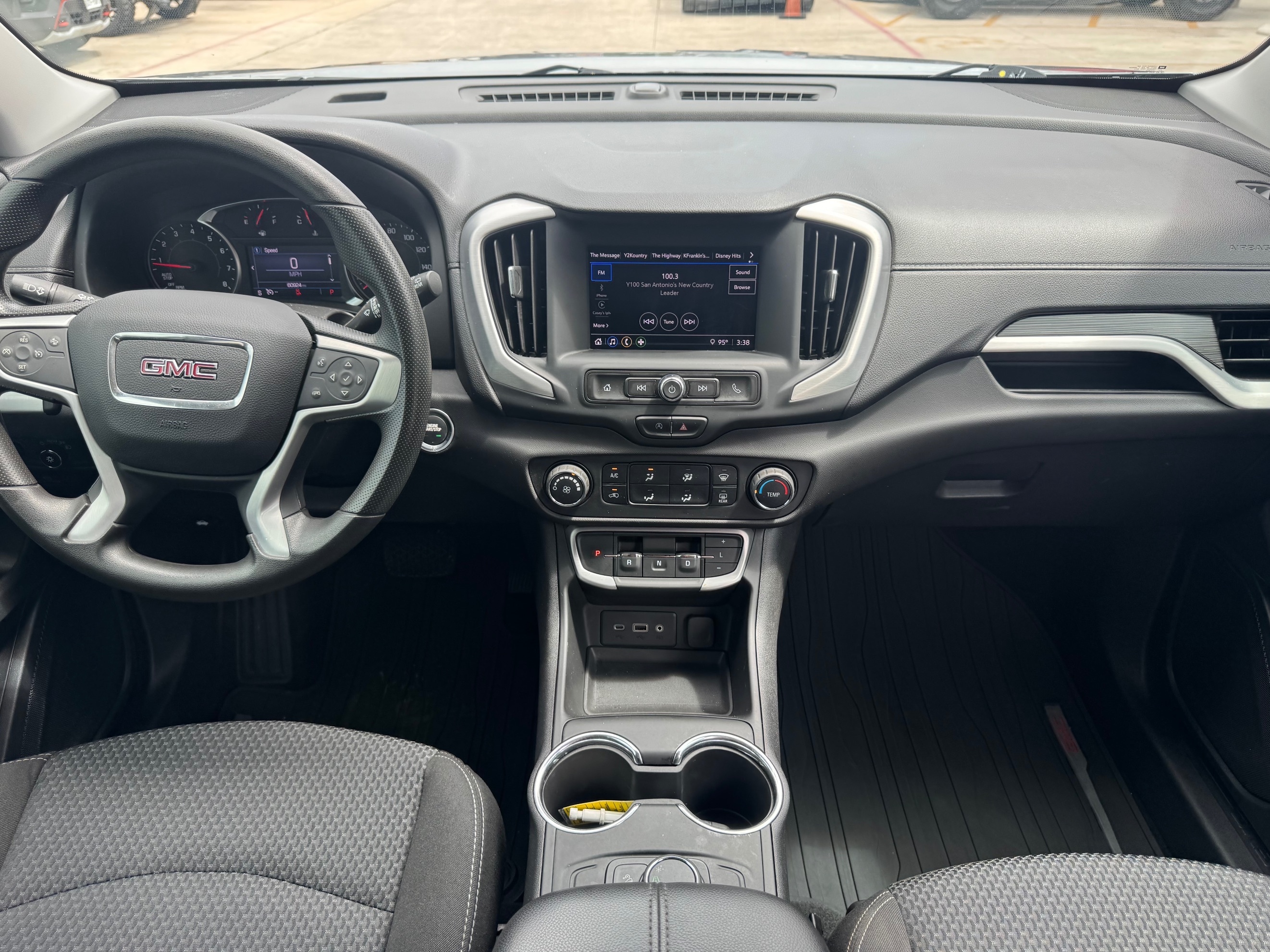 GMC Terrain photo 22