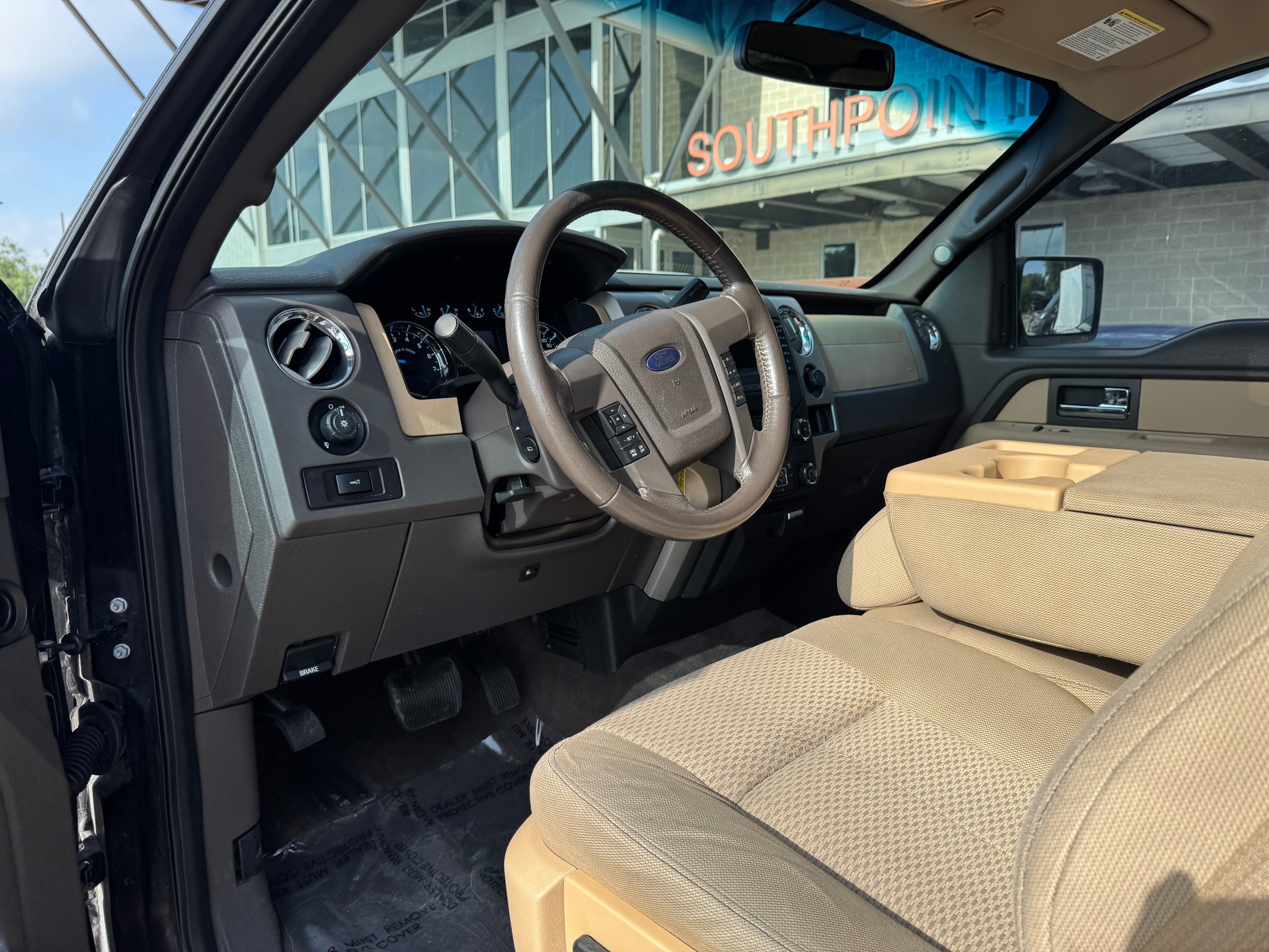 Ford F-150 photo 17