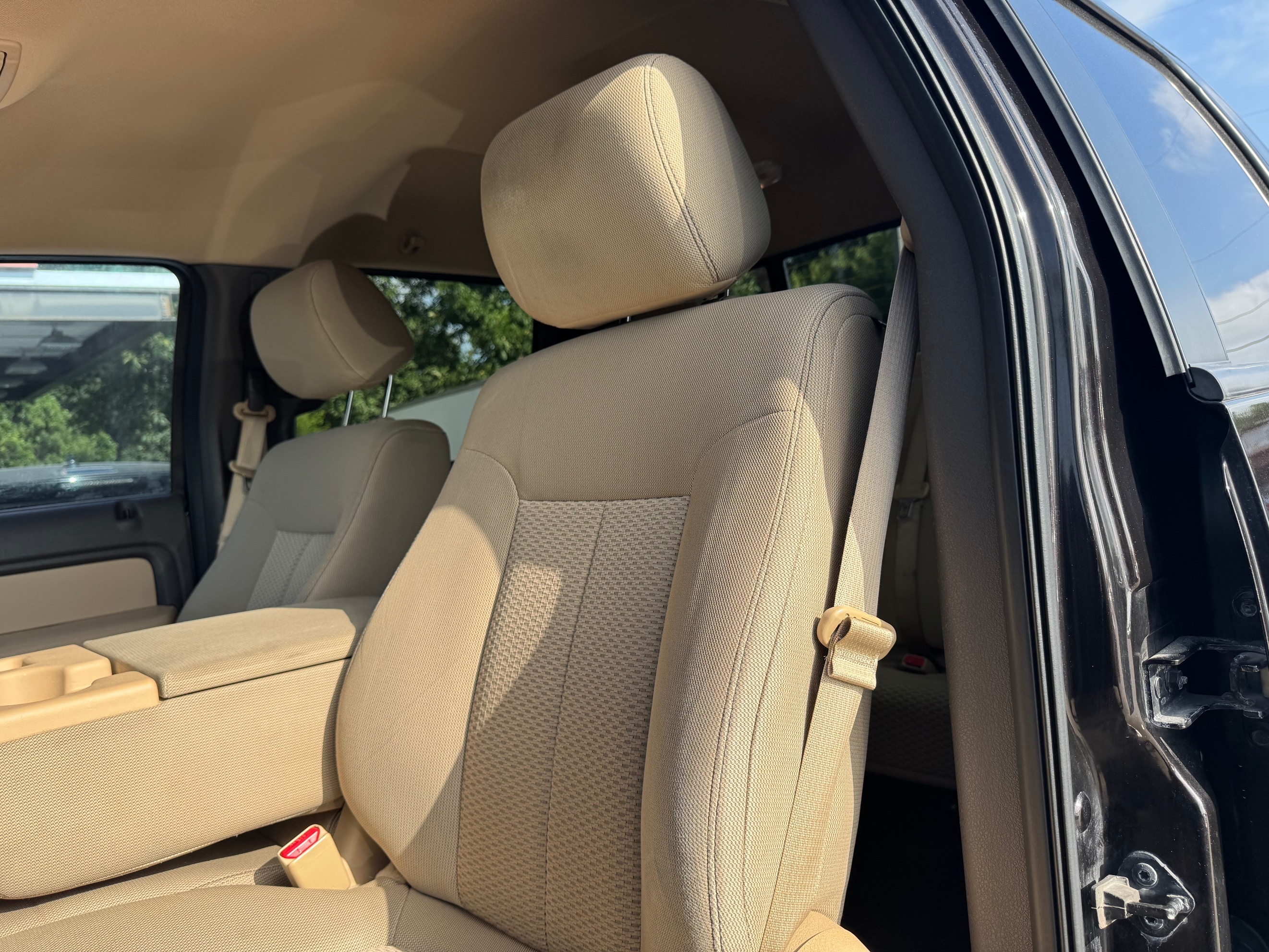 Ford F-150 photo 18