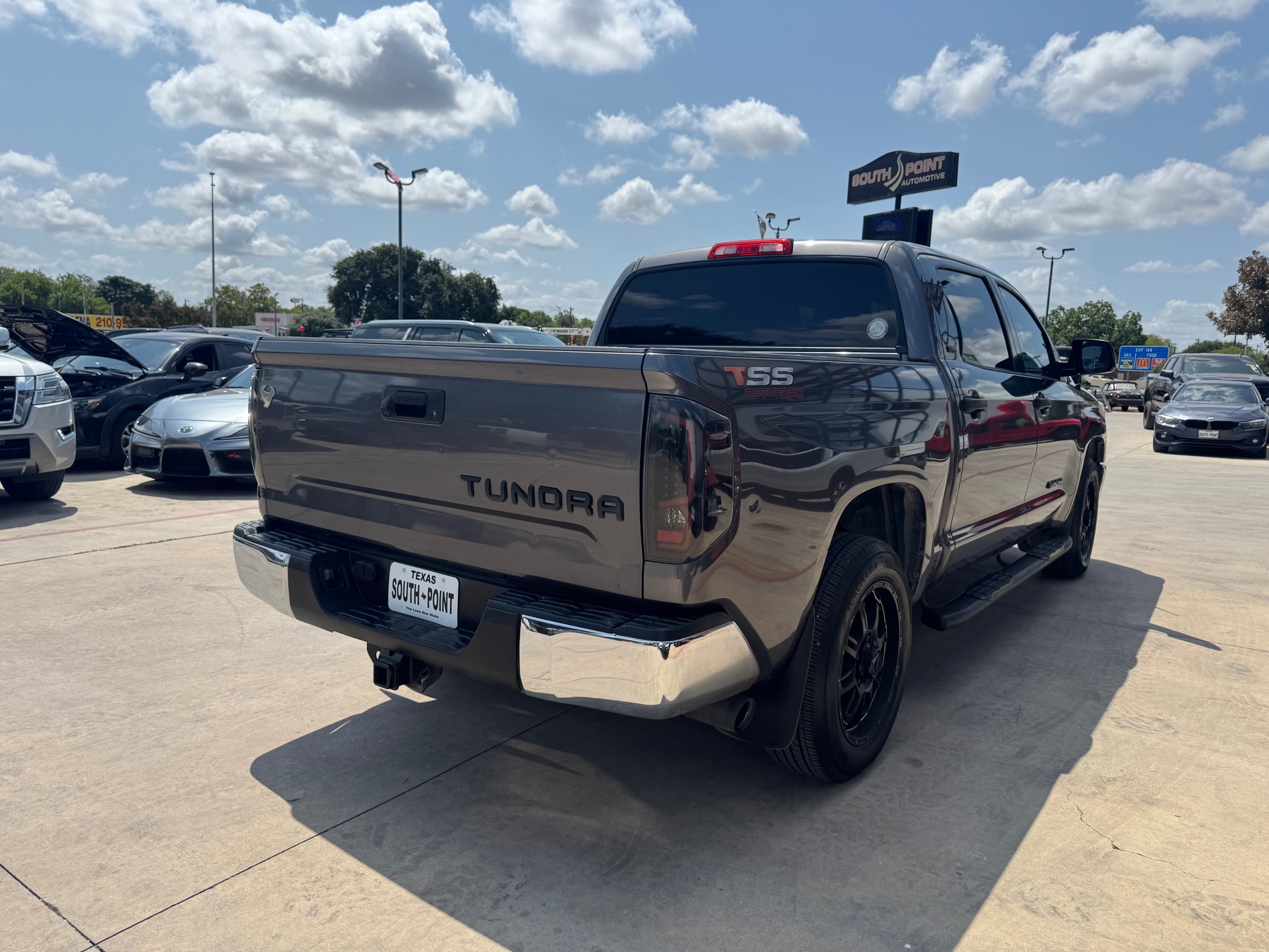 Toyota Tundra photo 6