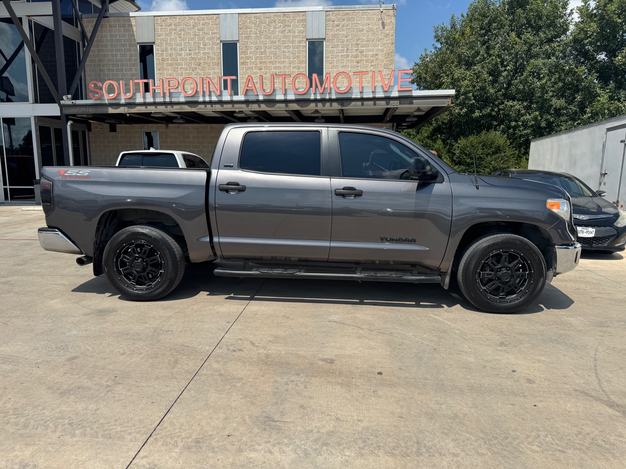 Toyota Tundra photo 7