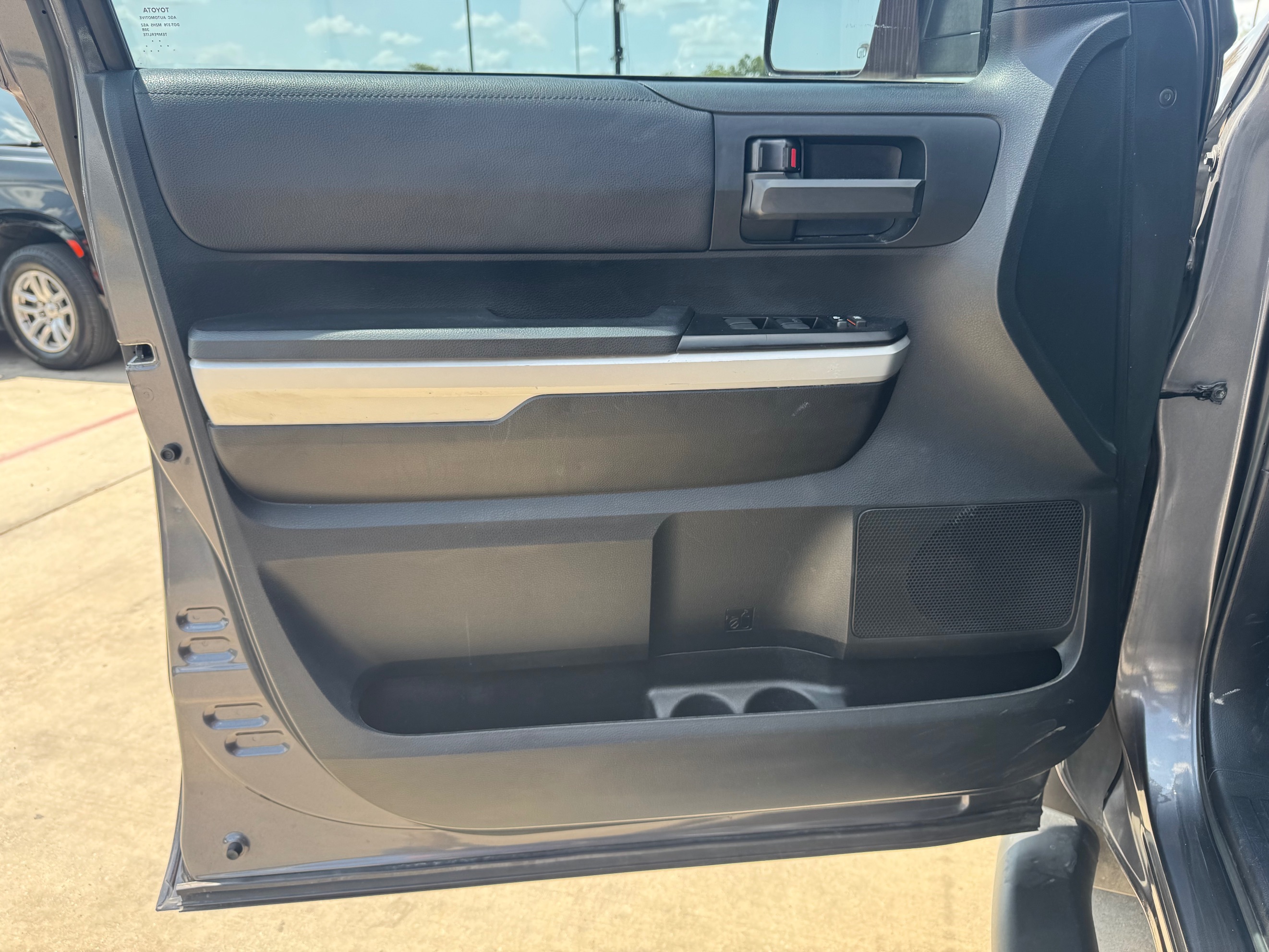 Toyota Tundra photo 13