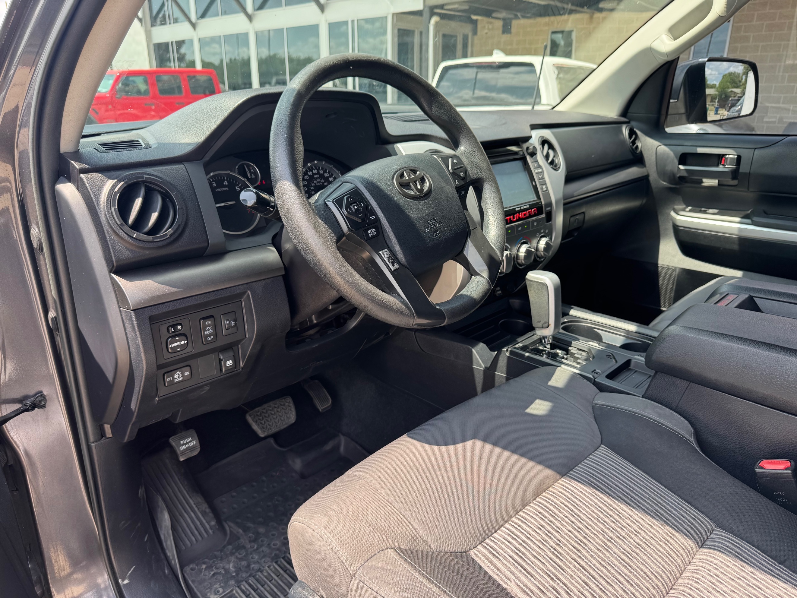Toyota Tundra photo 14