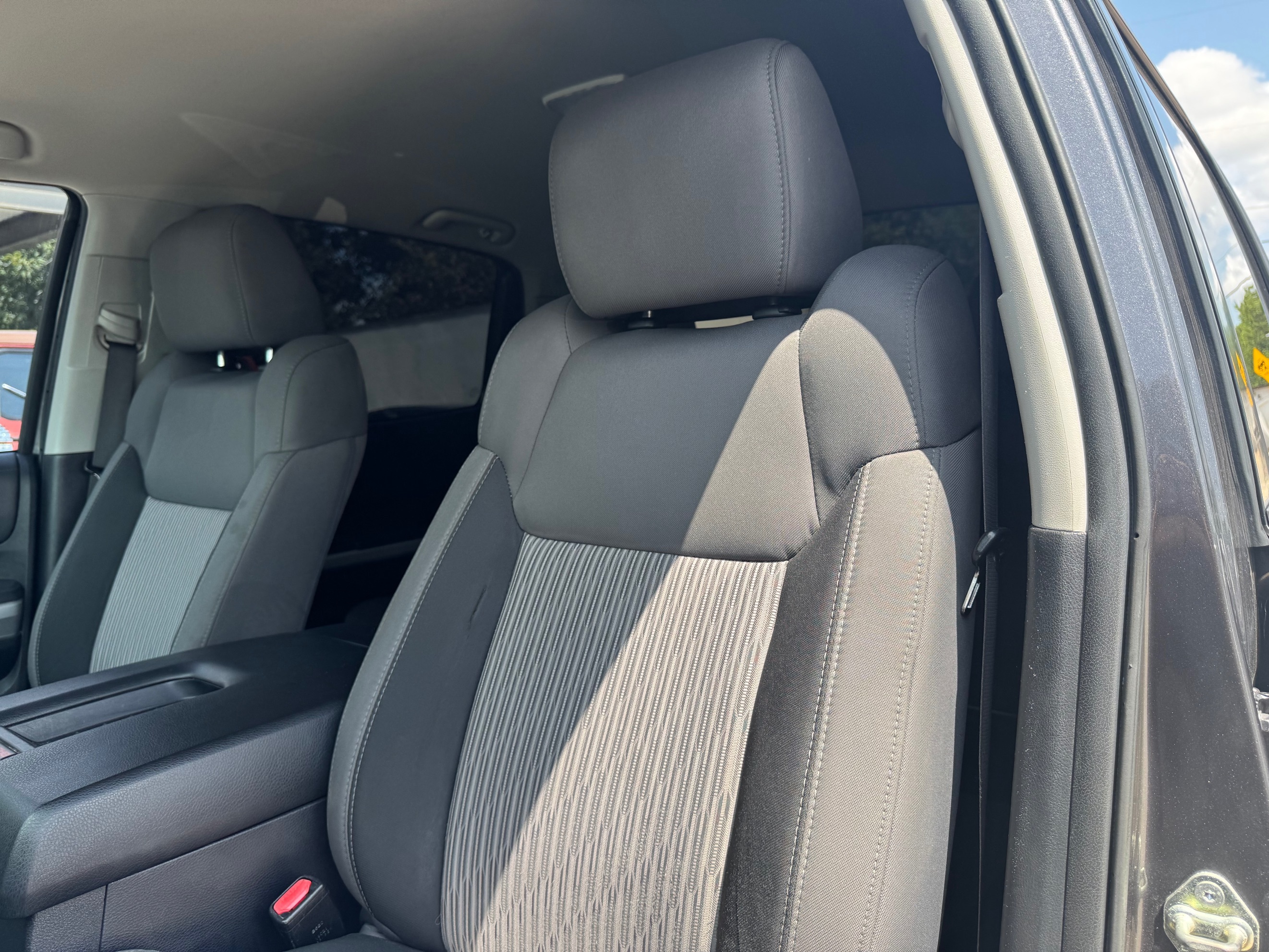 Toyota Tundra photo 15