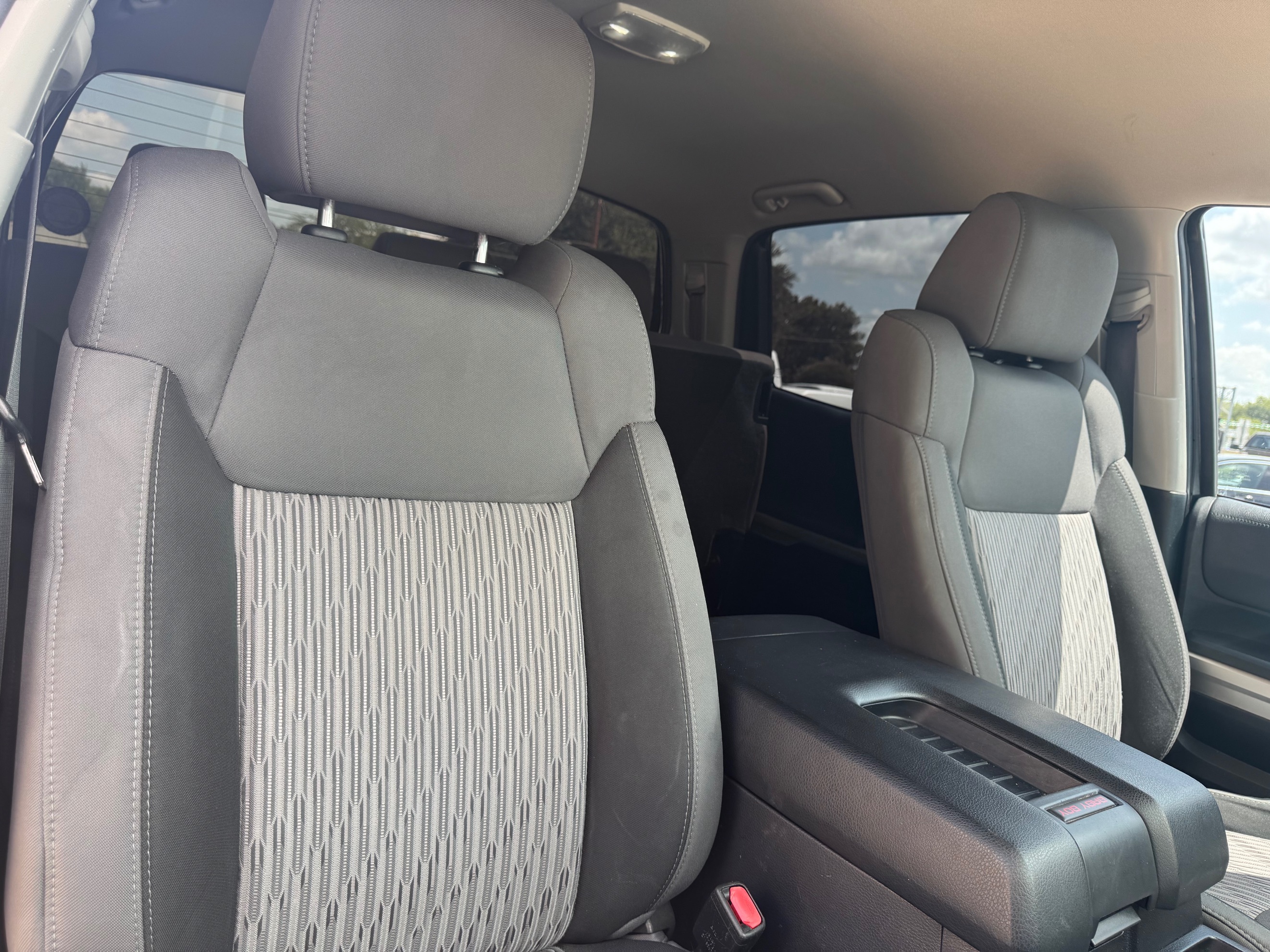 Toyota Tundra photo 23