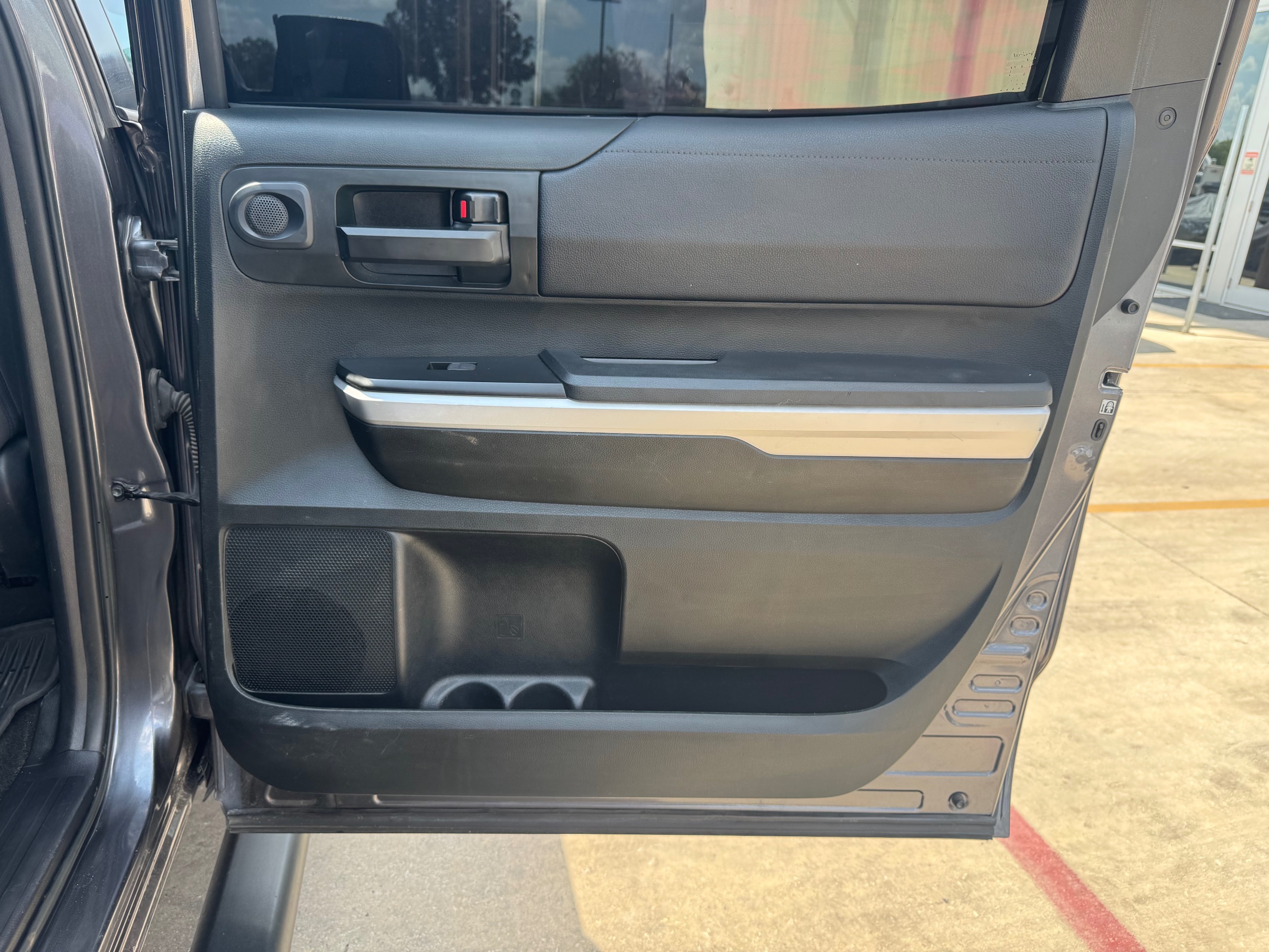 Toyota Tundra photo 28
