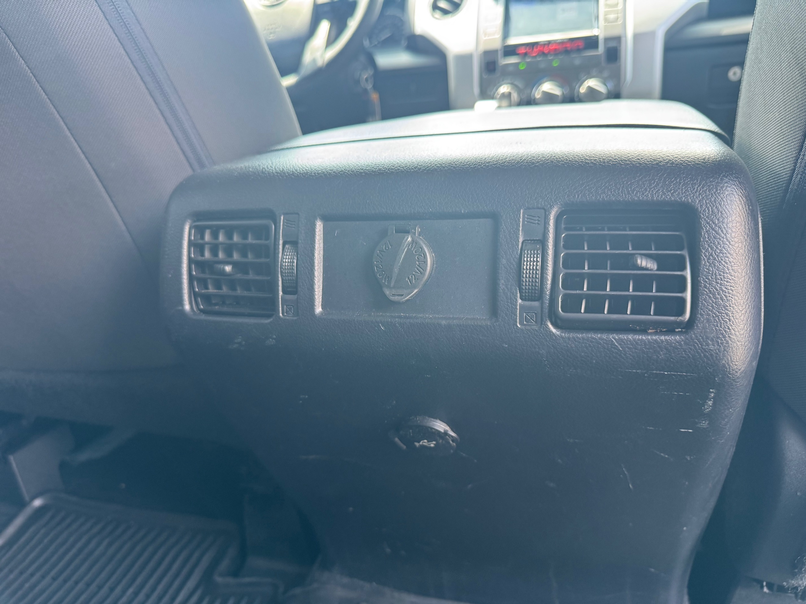 Toyota Tundra photo 31