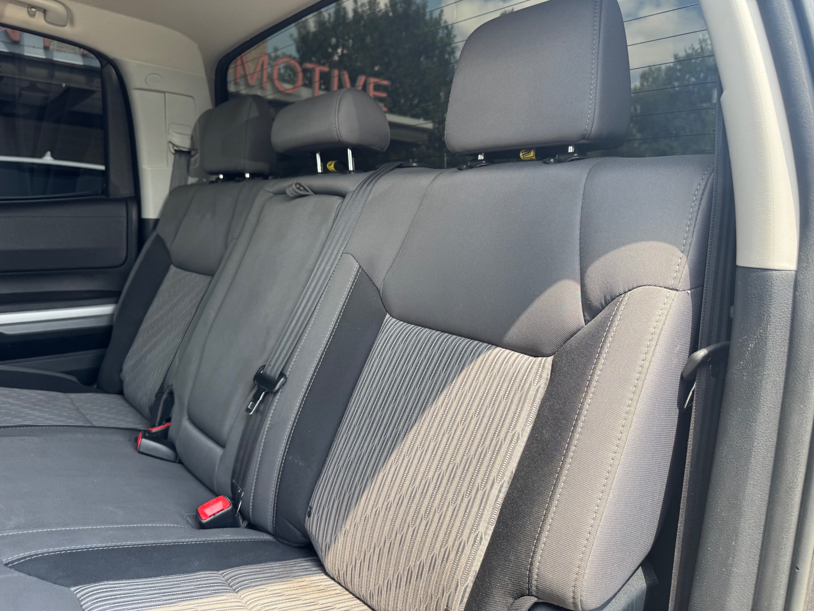 Toyota Tundra photo 33
