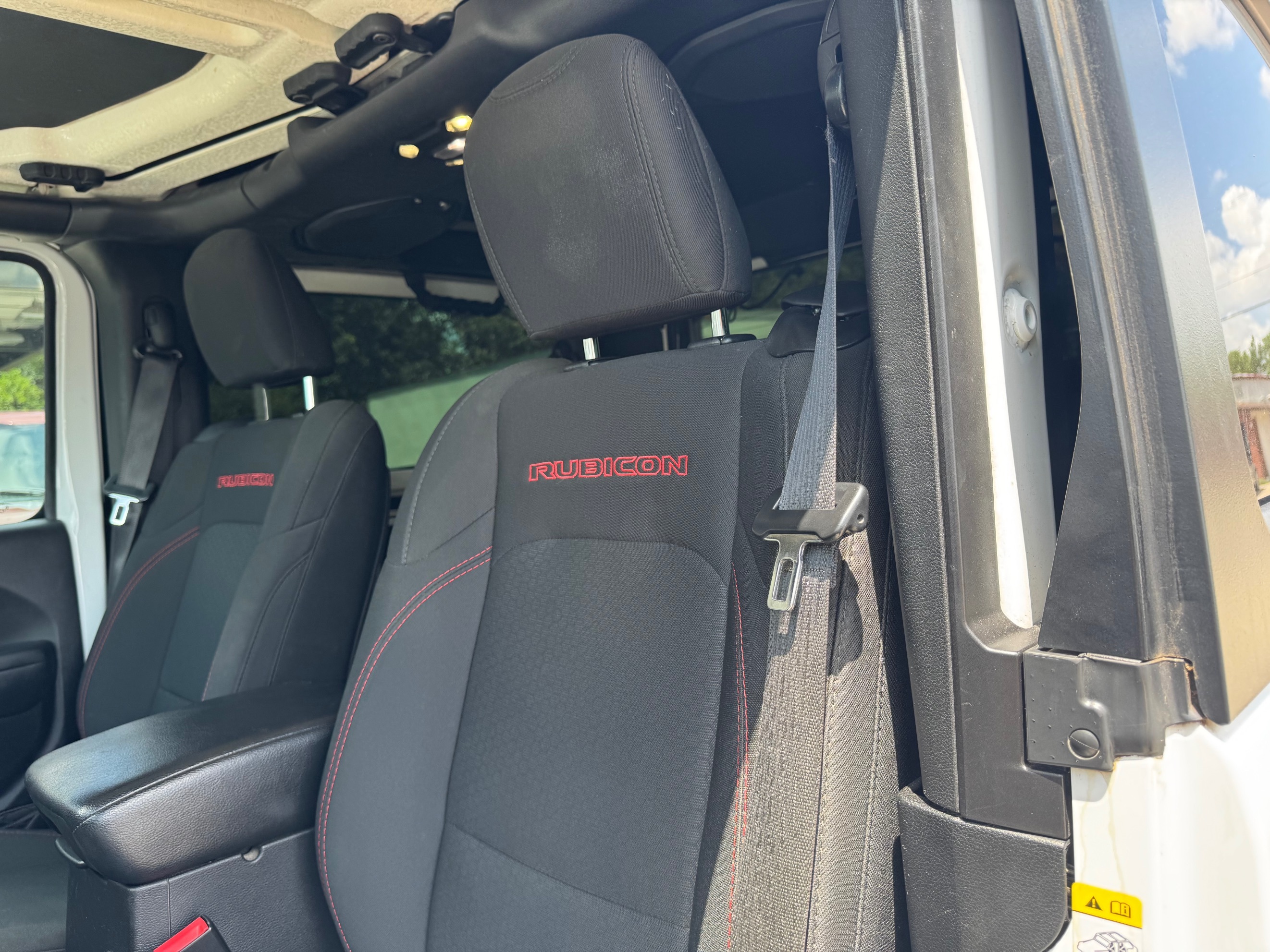 Jeep Wrangler photo 16