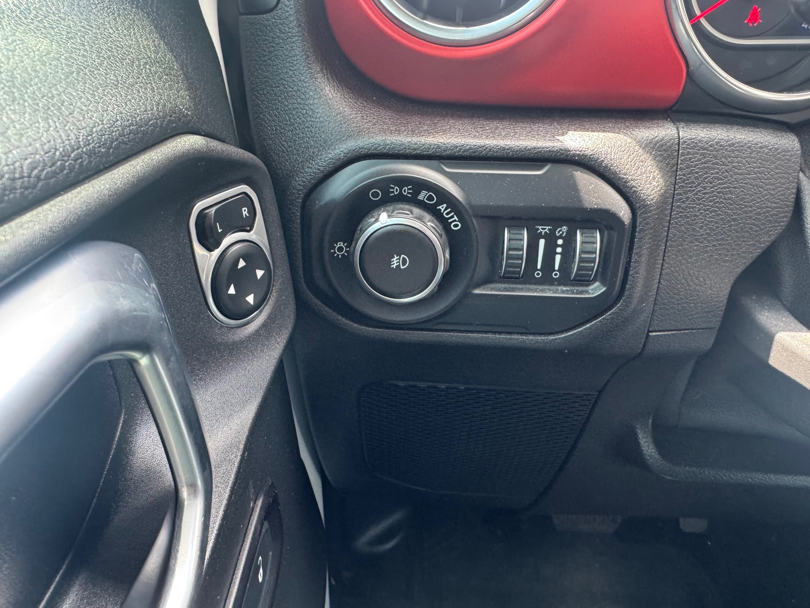 Jeep Wrangler photo 18