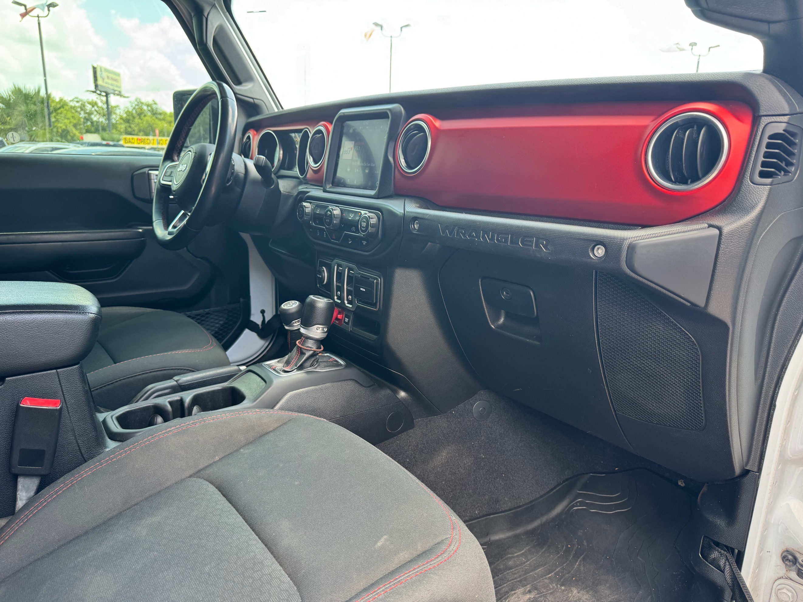Jeep Wrangler photo 25