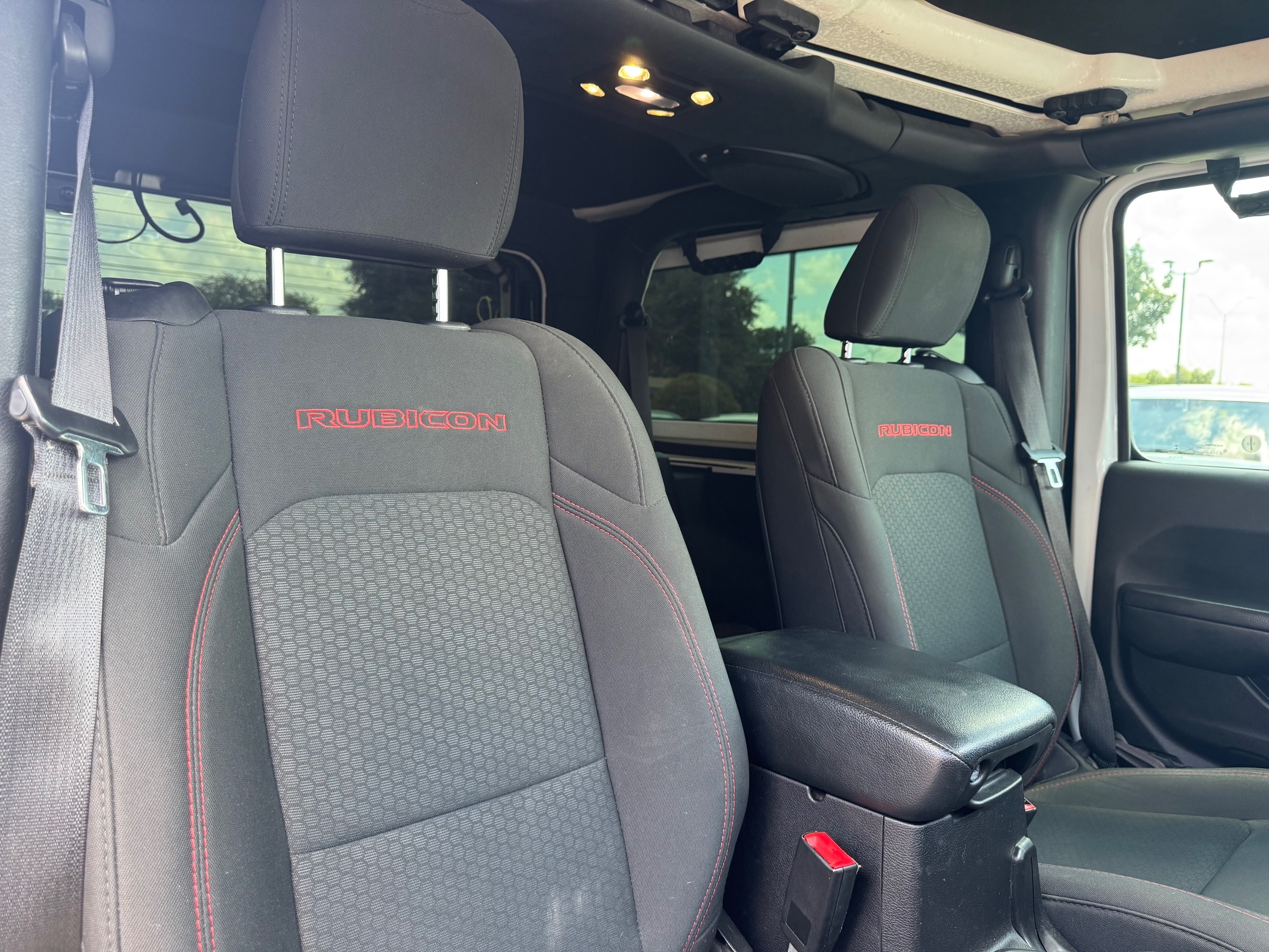 Jeep Wrangler photo 26