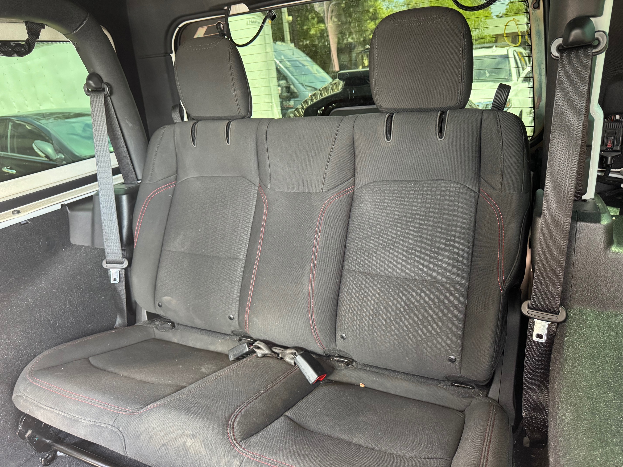 Jeep Wrangler photo 27