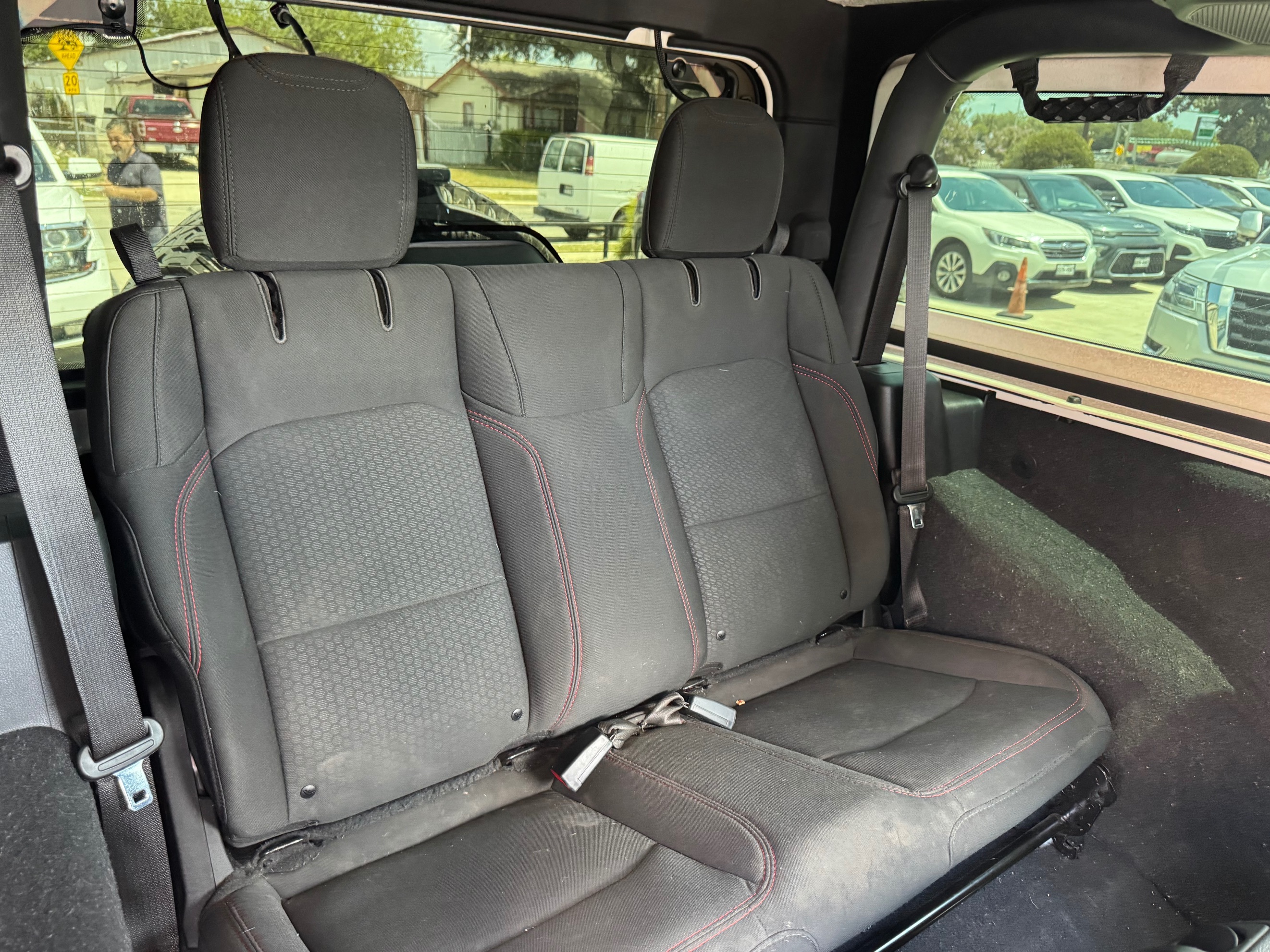Jeep Wrangler photo 28