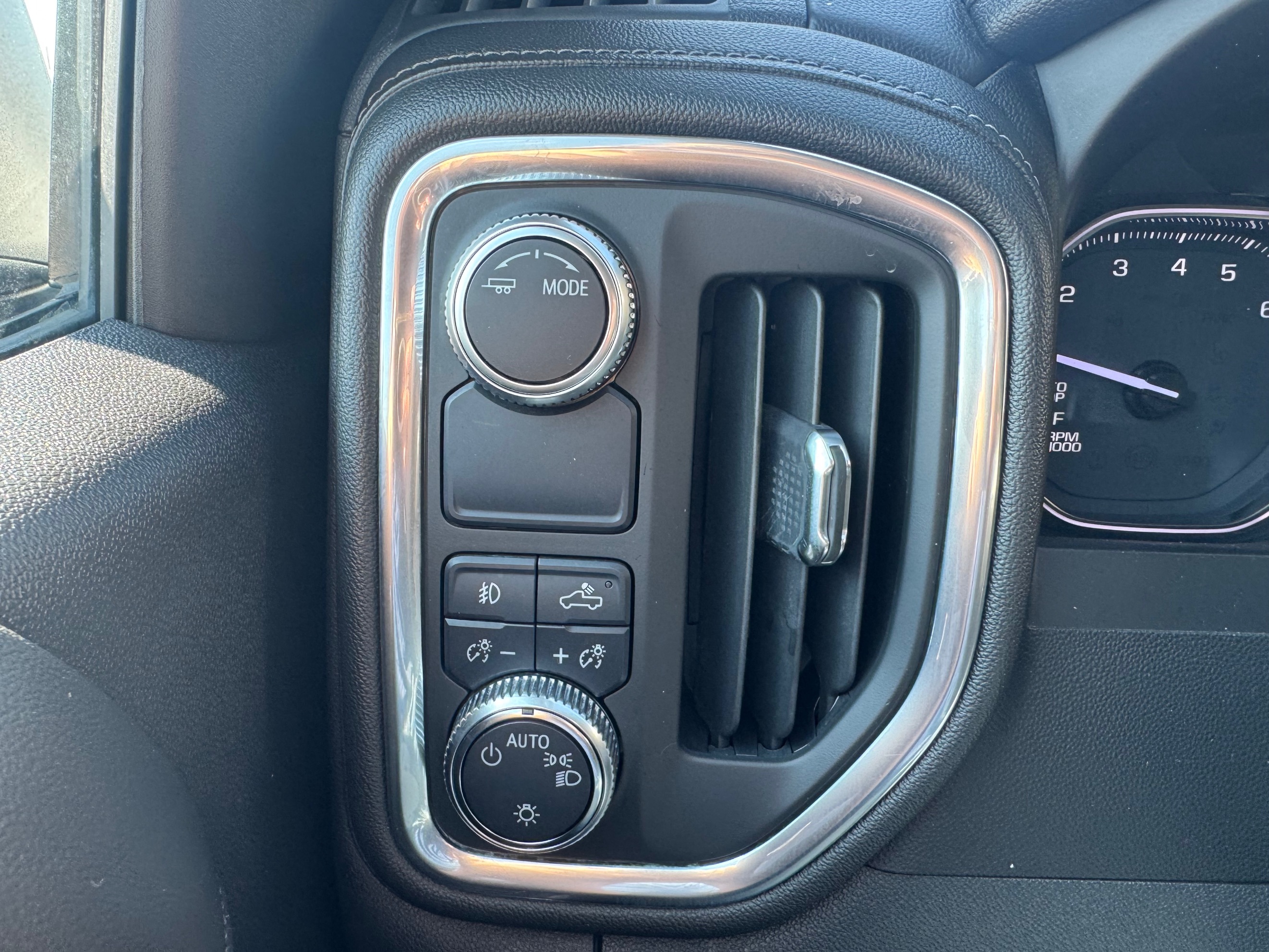 GMC Sierra photo 18