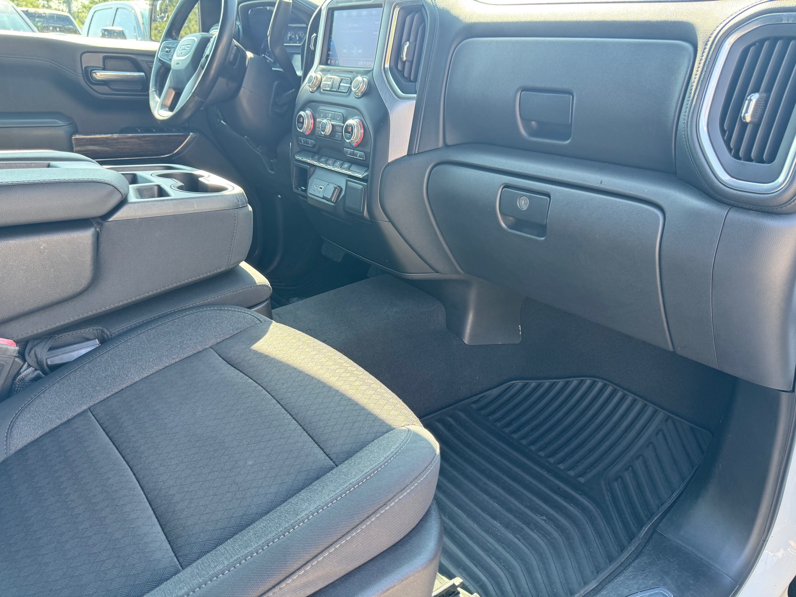 GMC Sierra photo 24