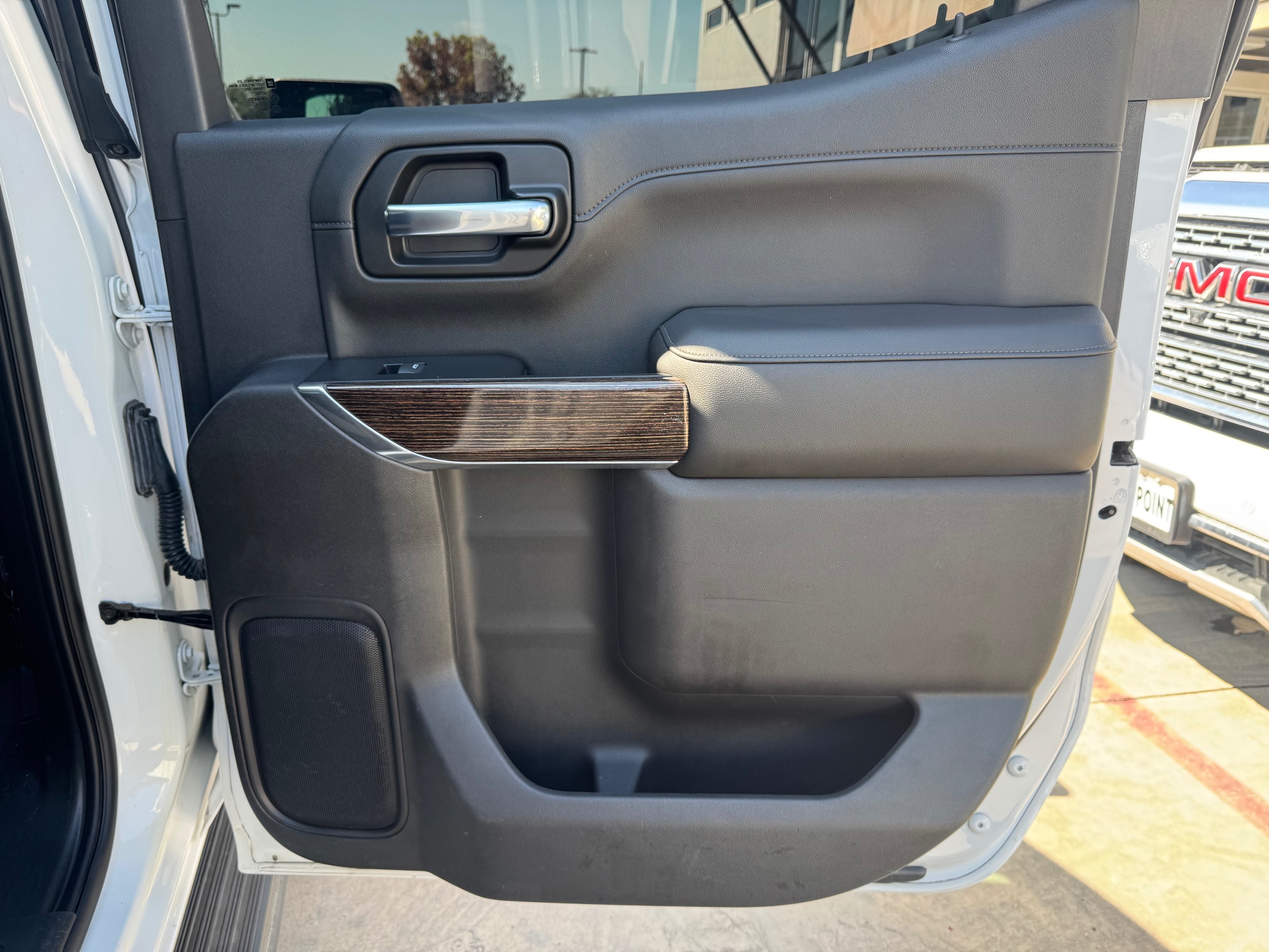GMC Sierra photo 30