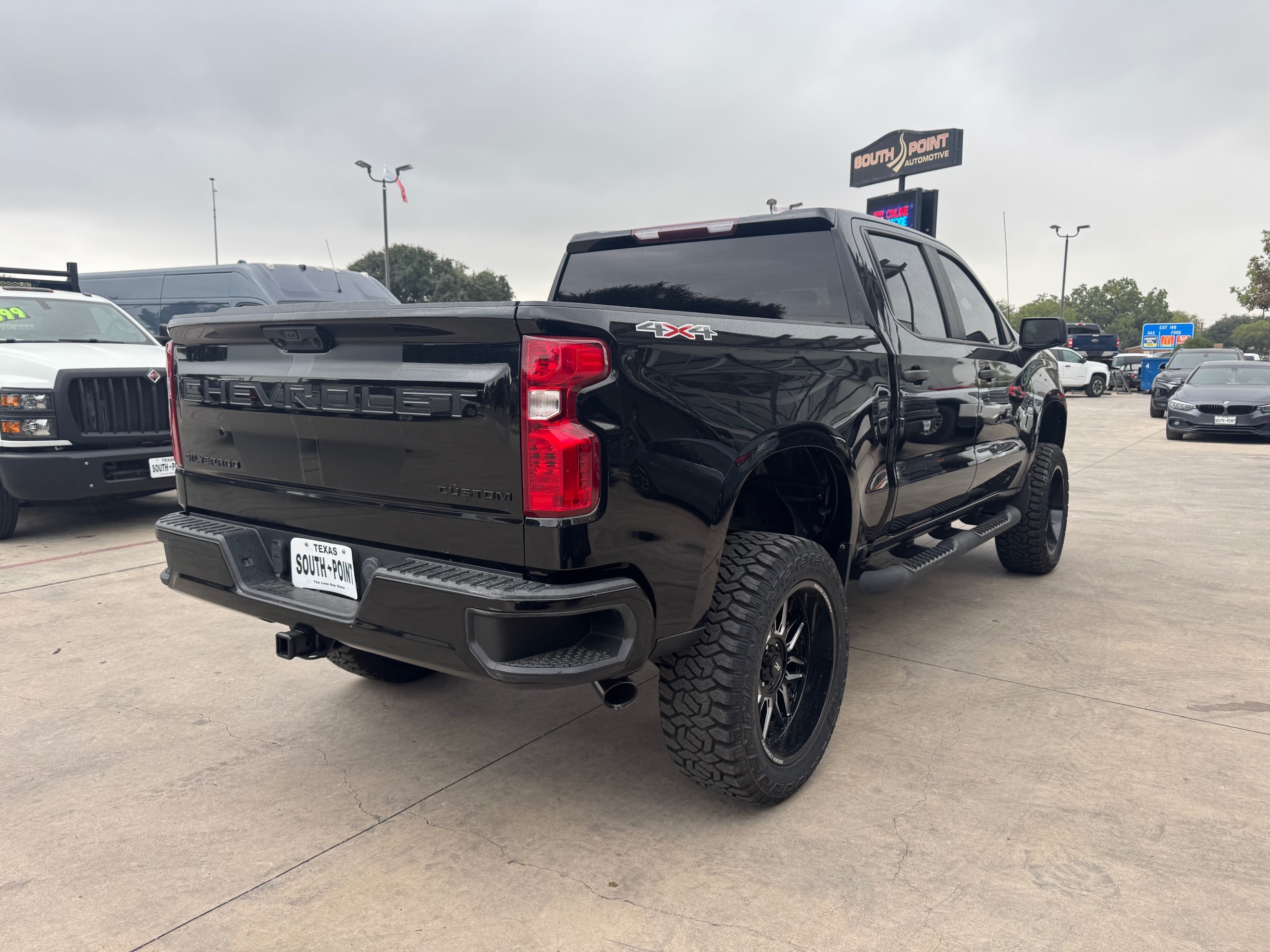 Chevrolet Silverado photo 6