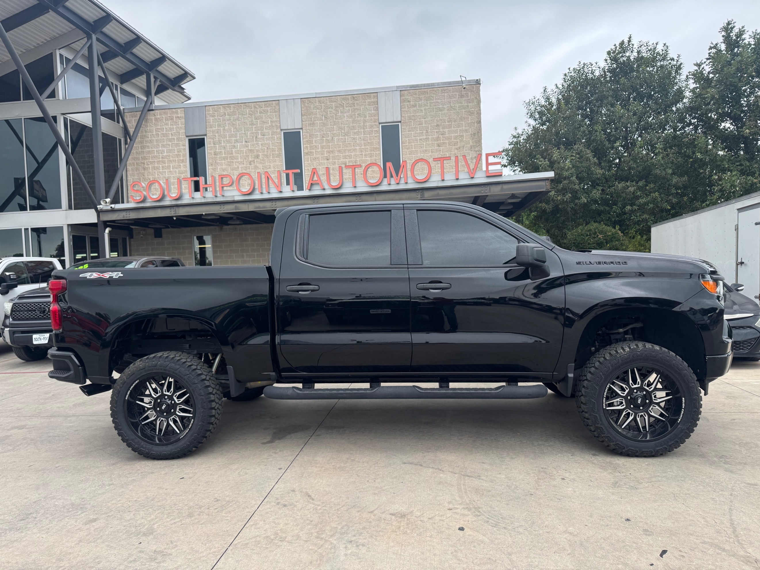 Chevrolet Silverado photo 7