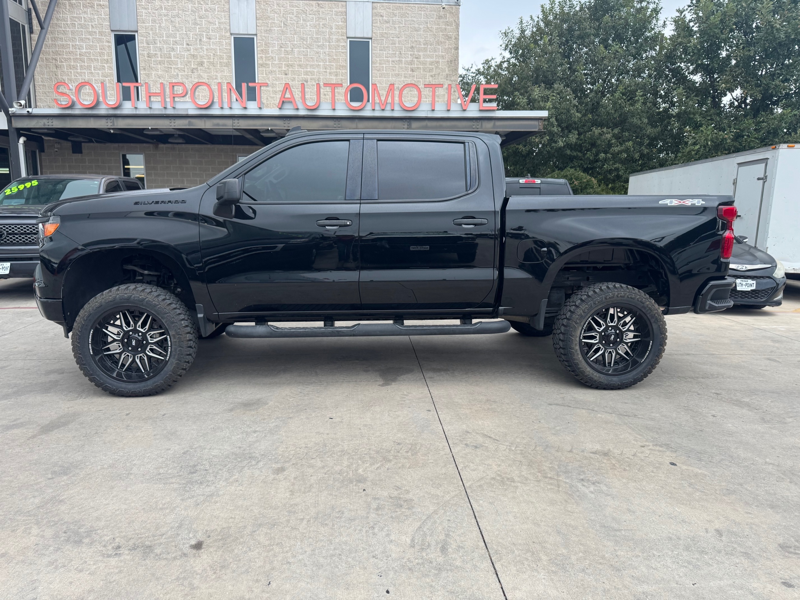 Chevrolet Silverado photo 8