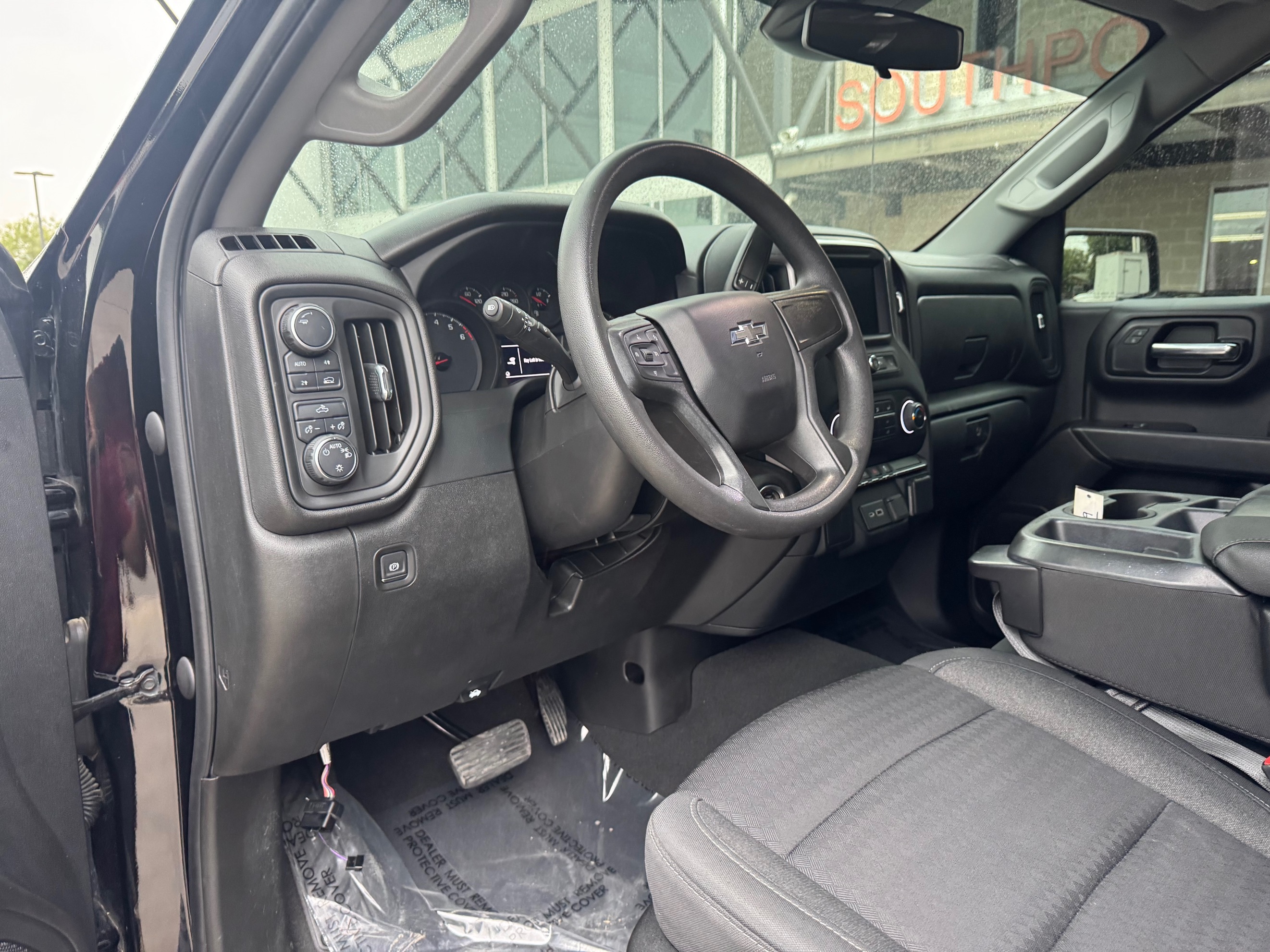 Chevrolet Silverado photo 16