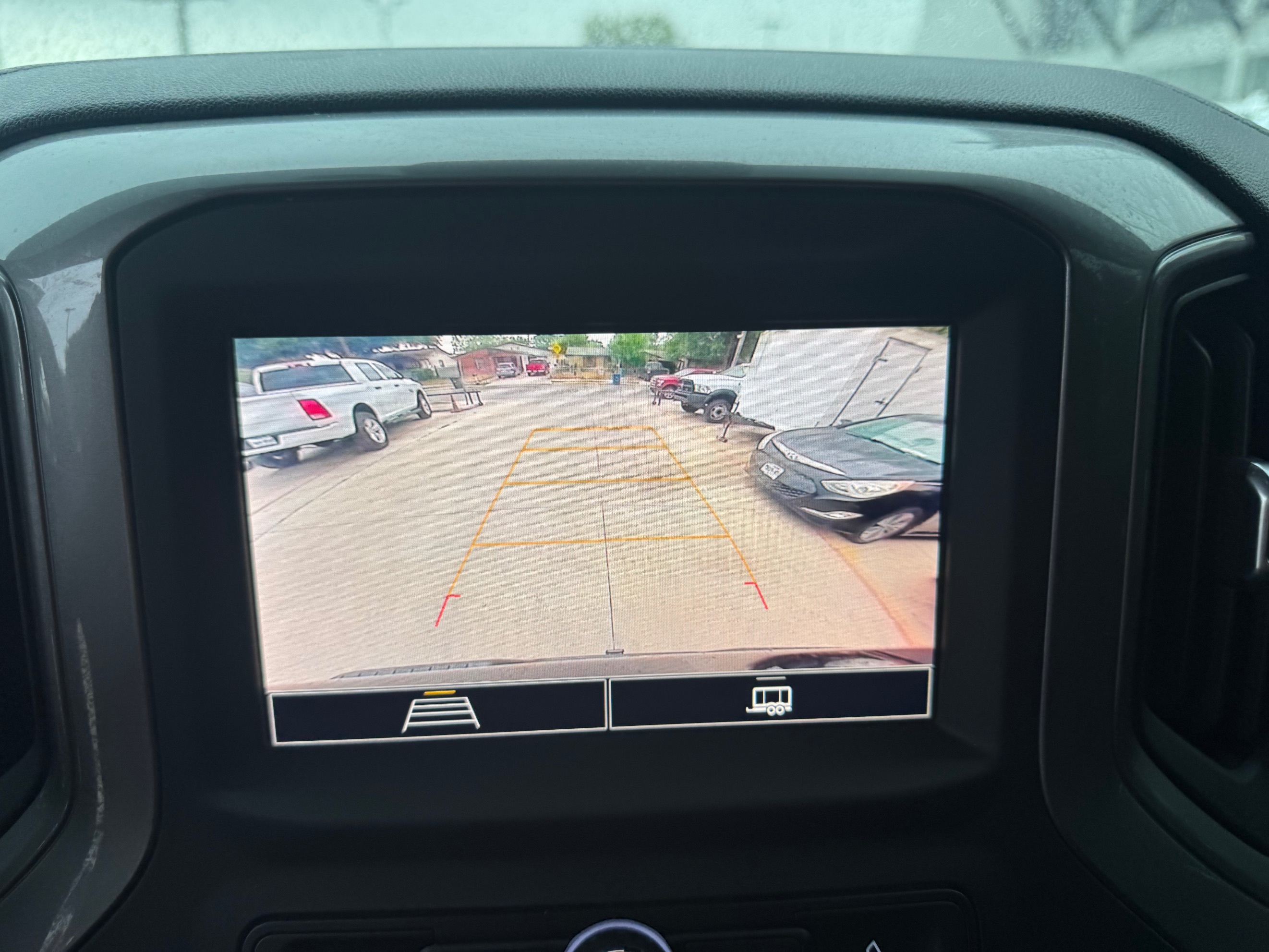 Chevrolet Silverado photo 23