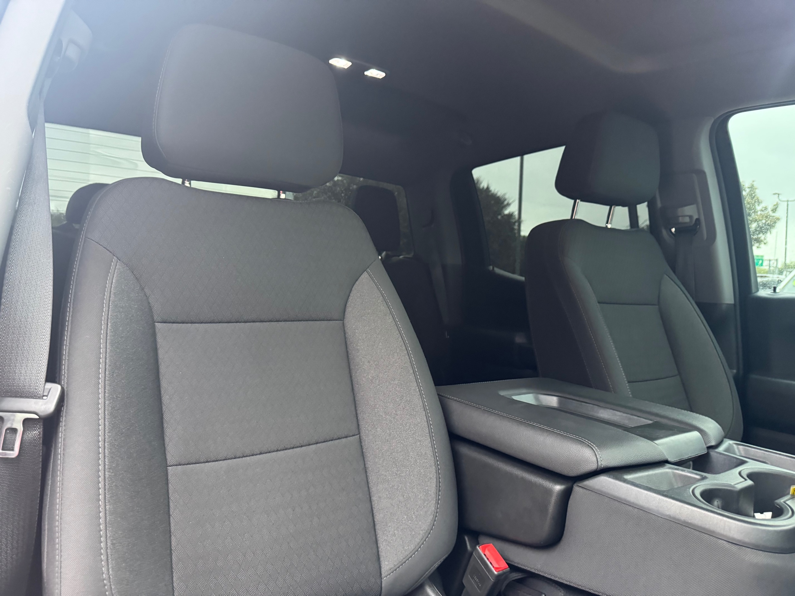 Chevrolet Silverado photo 26