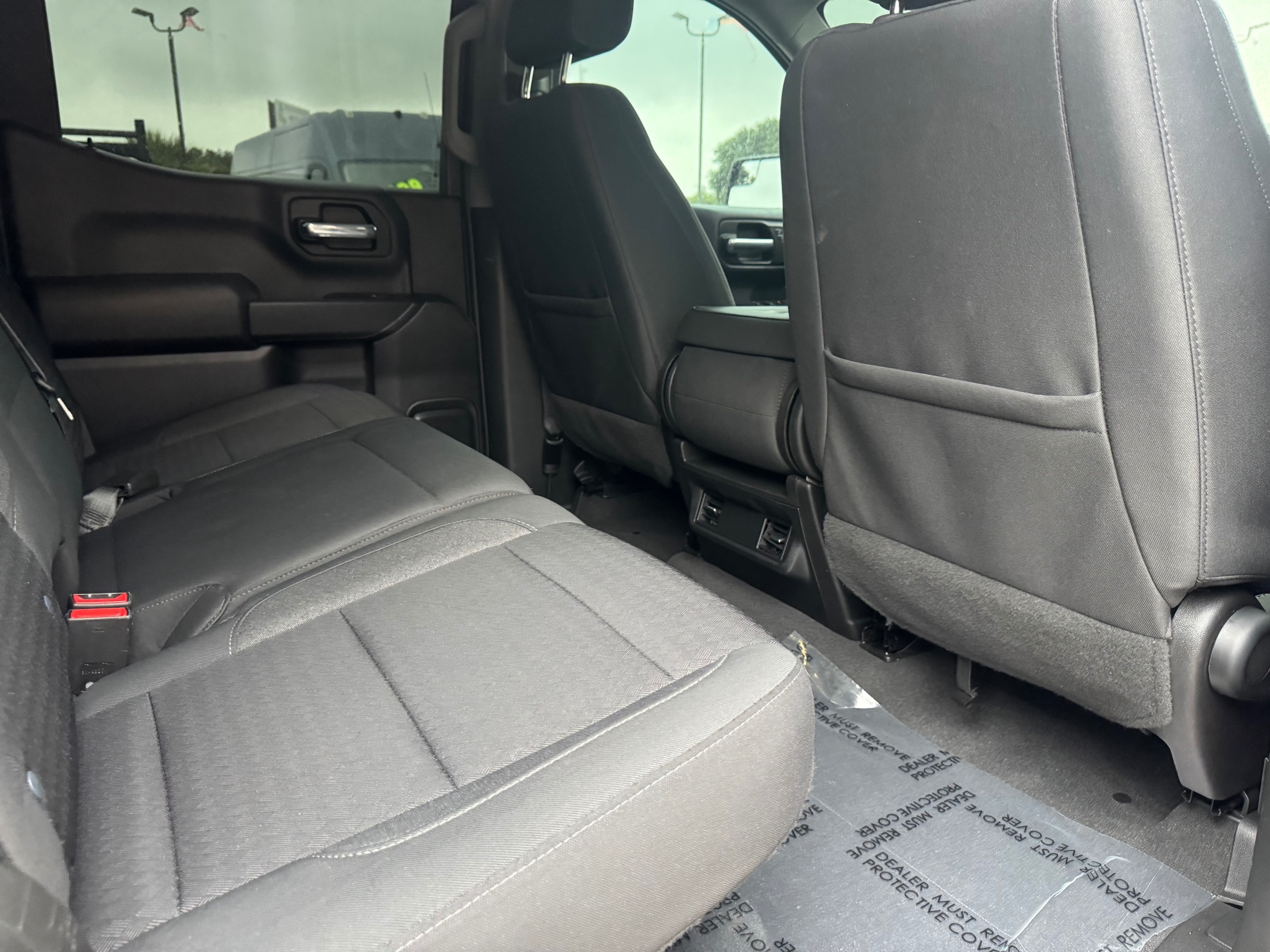 Chevrolet Silverado photo 32