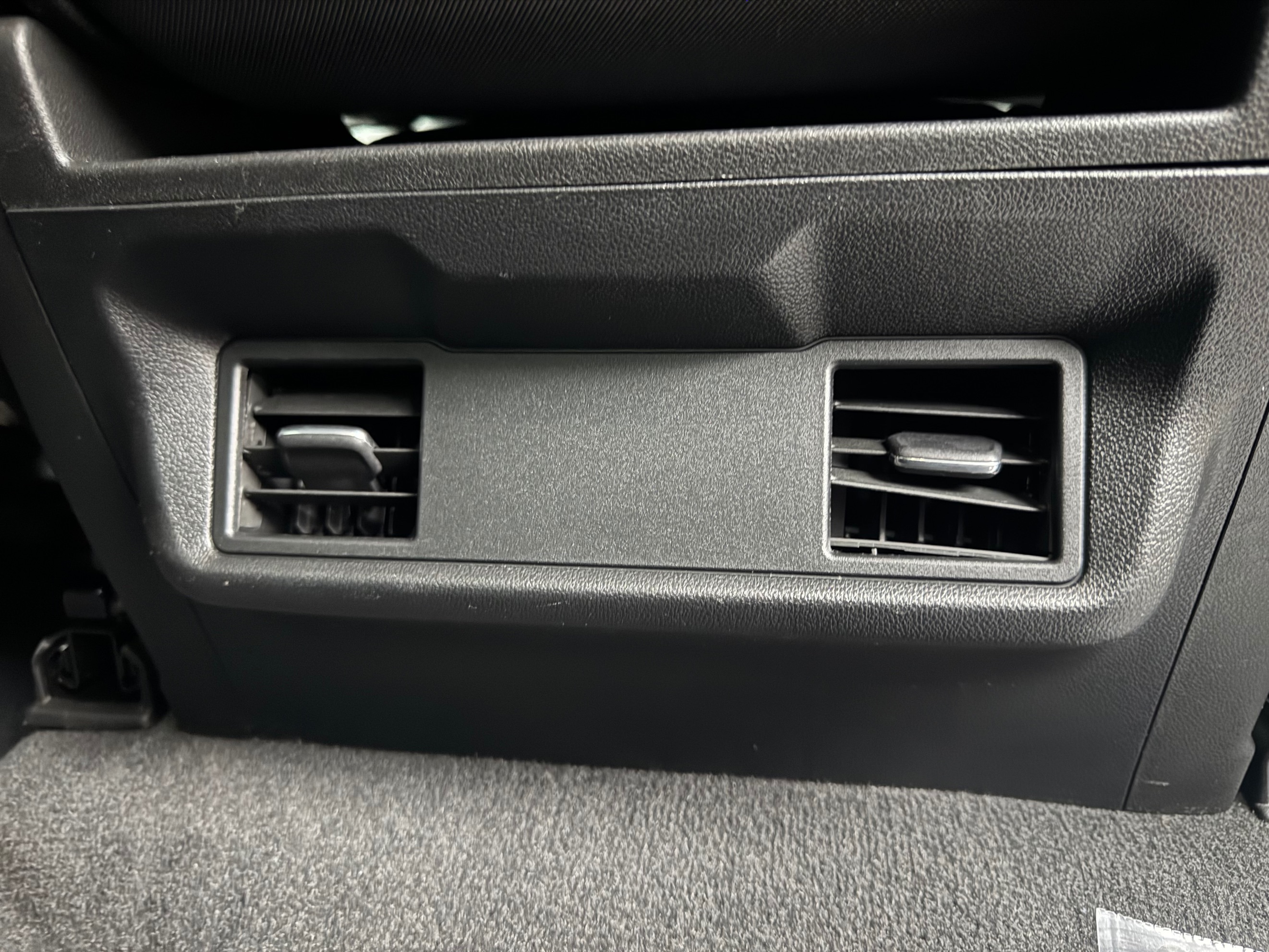 Chevrolet Silverado photo 34