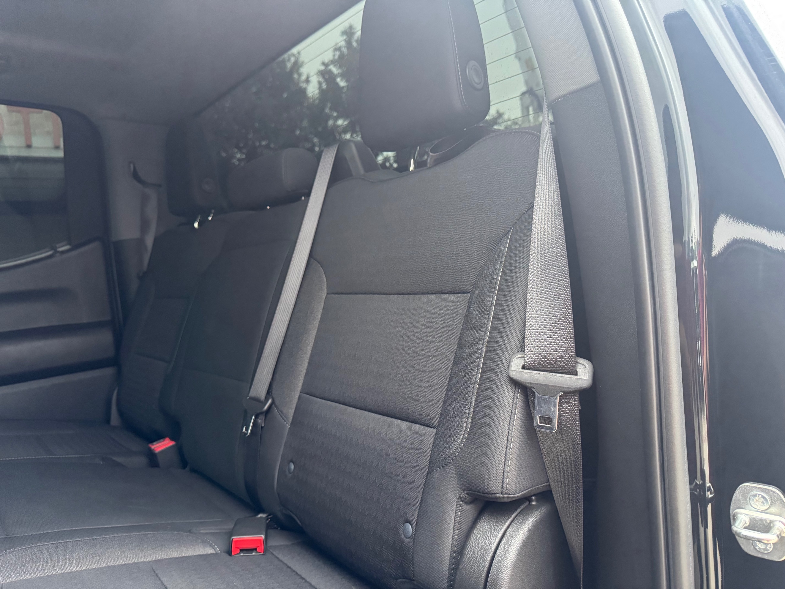 Chevrolet Silverado photo 36