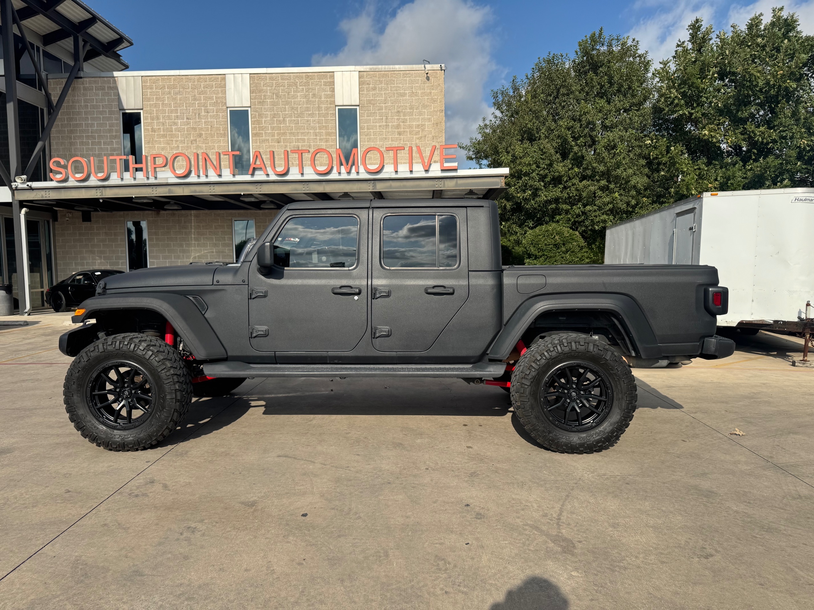 Jeep Gladiator photo 8