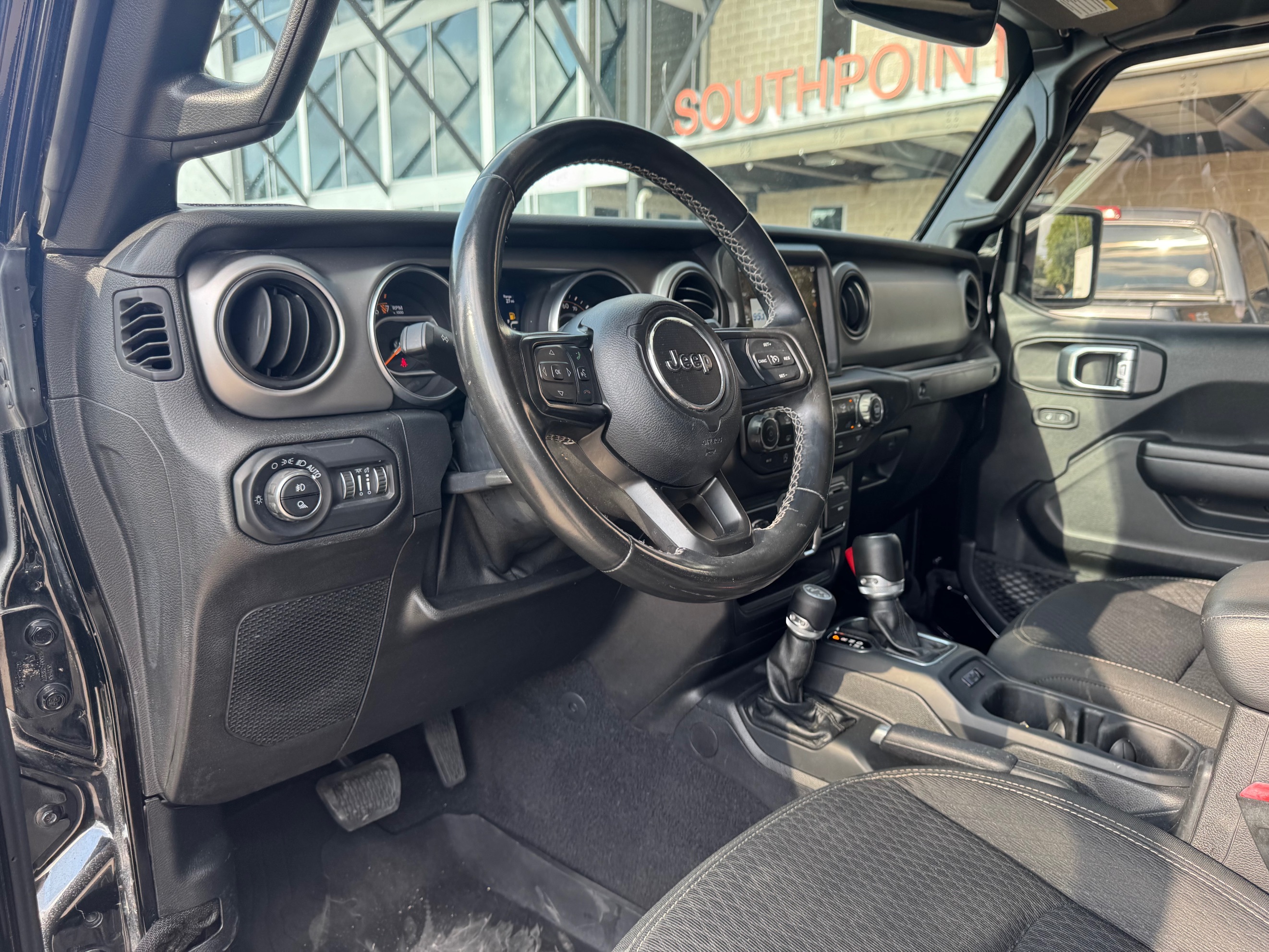 Jeep Gladiator photo 12