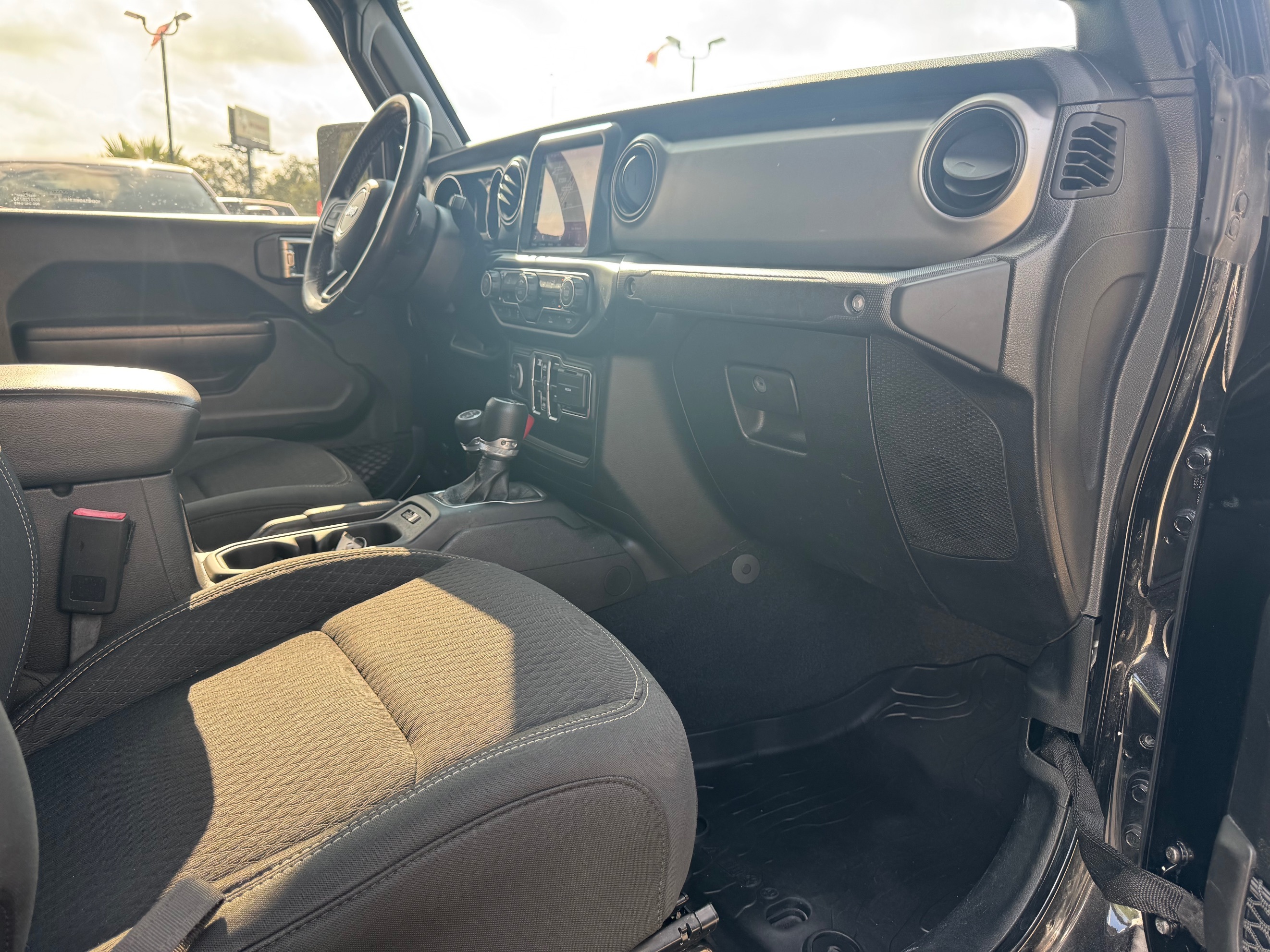 Jeep Gladiator photo 21