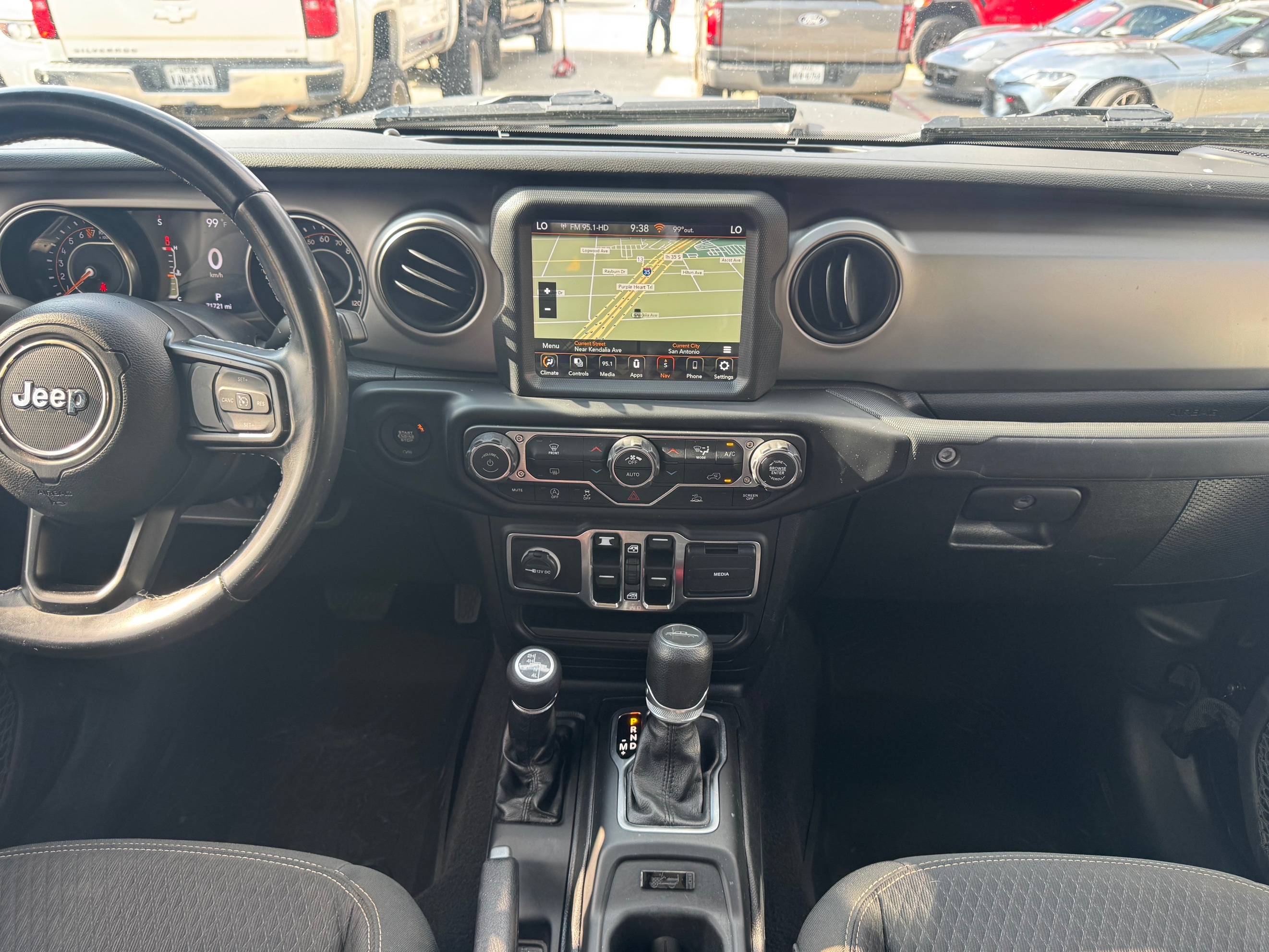 Jeep Gladiator photo 23