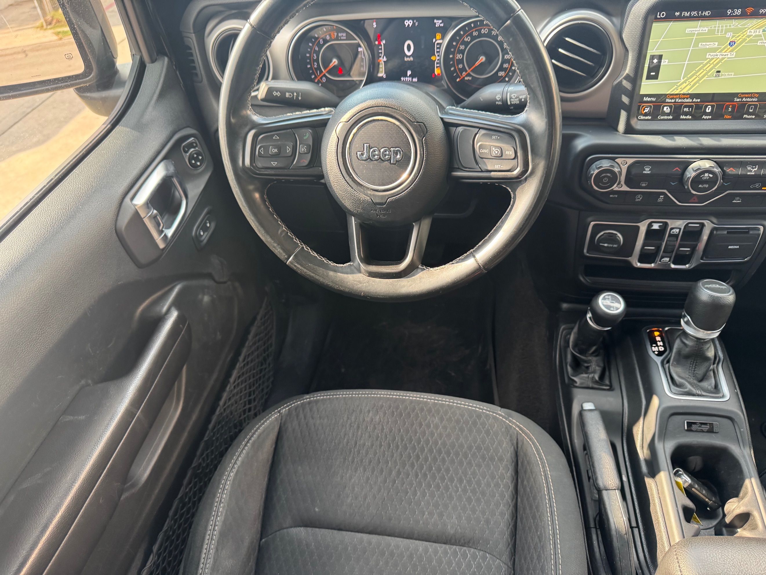 Jeep Gladiator photo 24