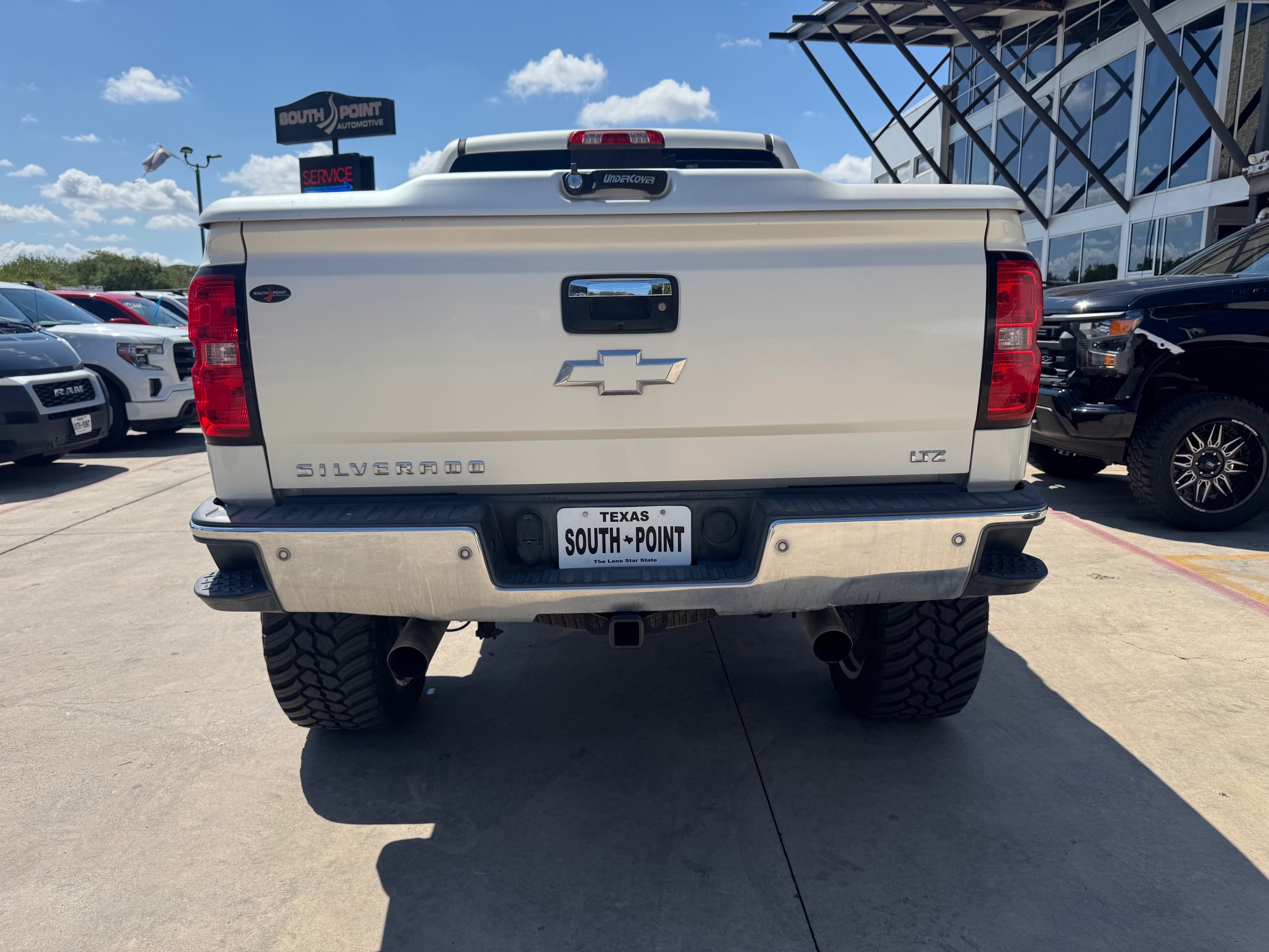 Chevrolet Silverado photo 5