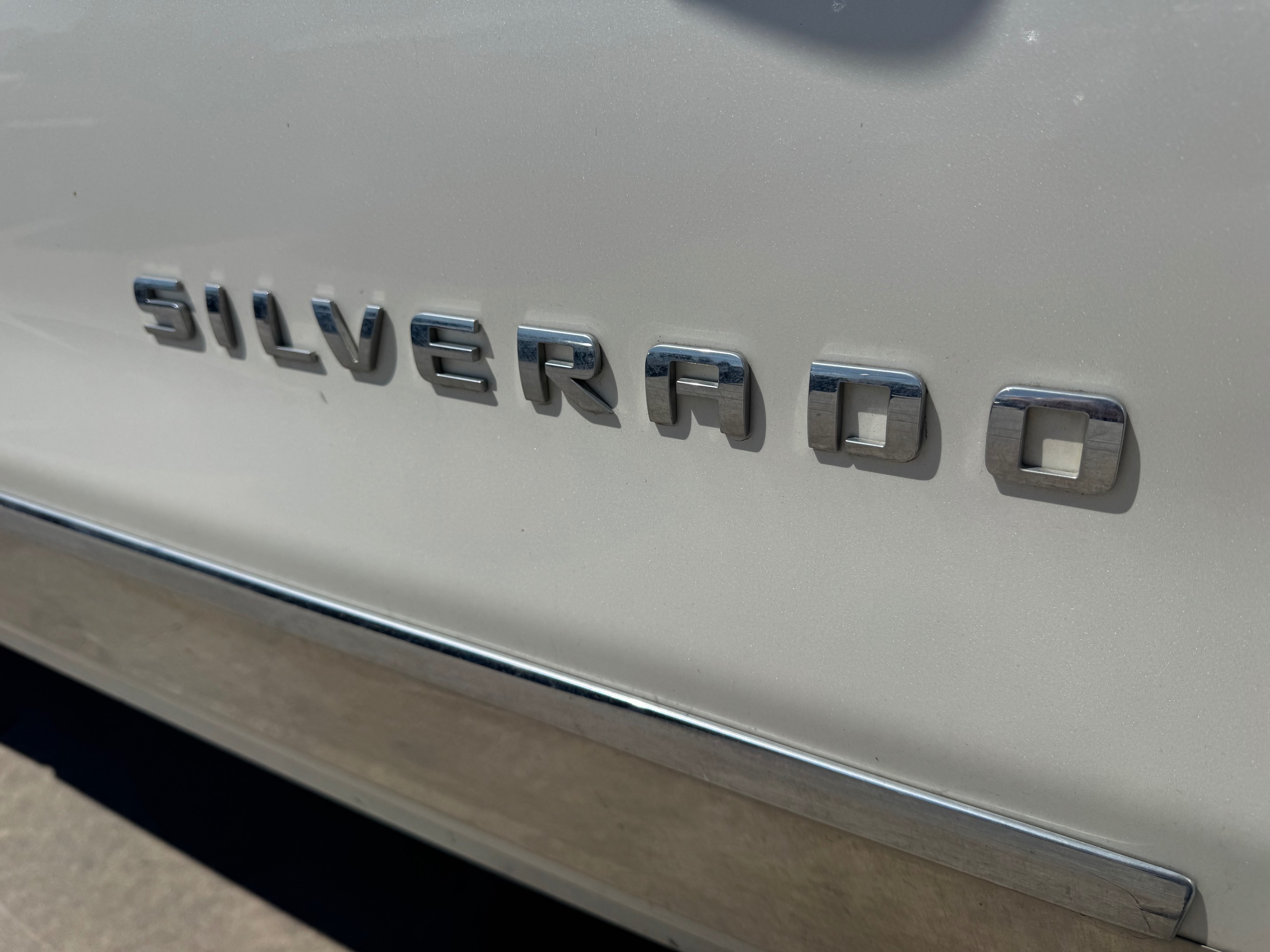 Chevrolet Silverado photo 9