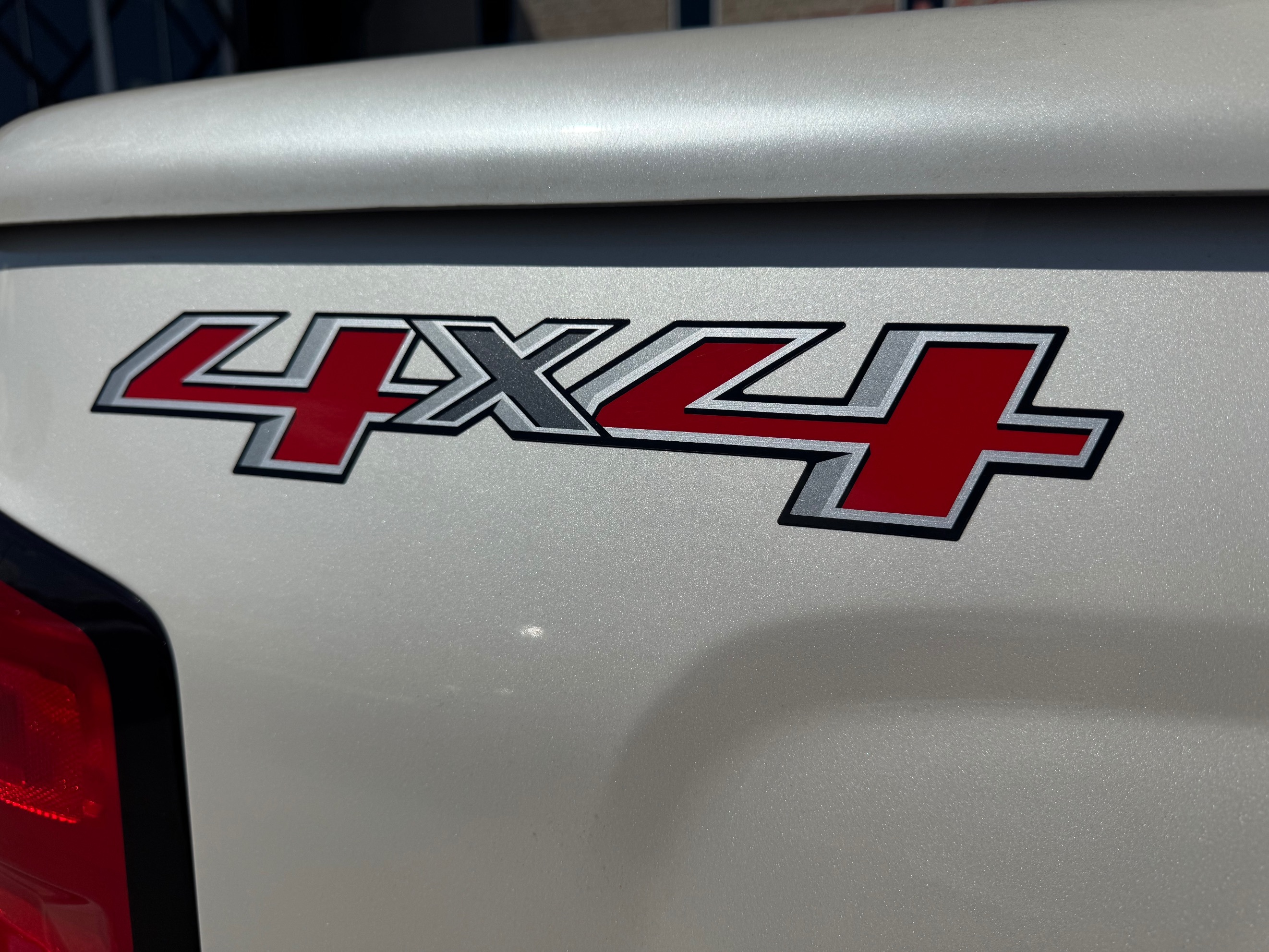 Chevrolet Silverado photo 11