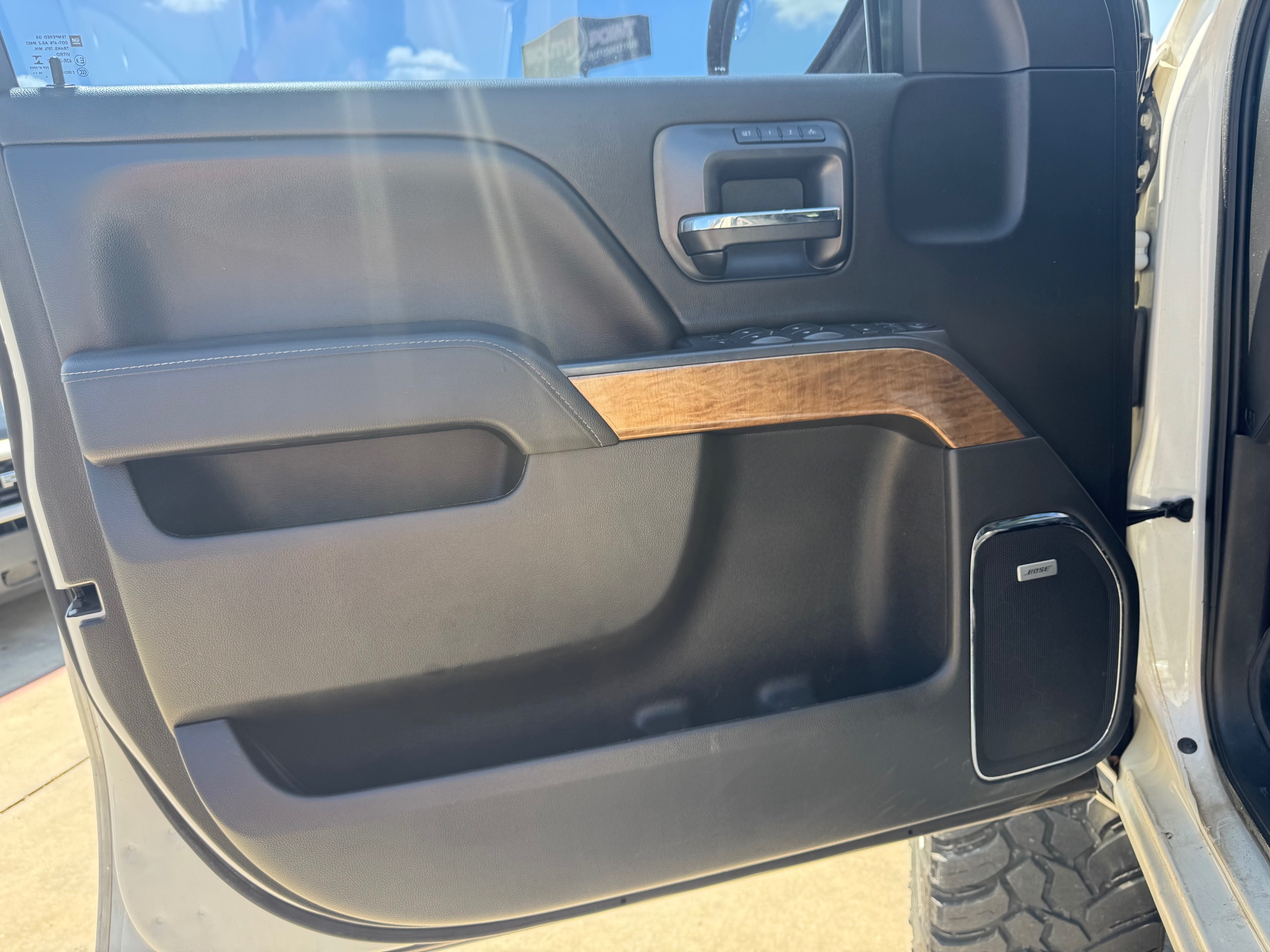 Chevrolet Silverado photo 18