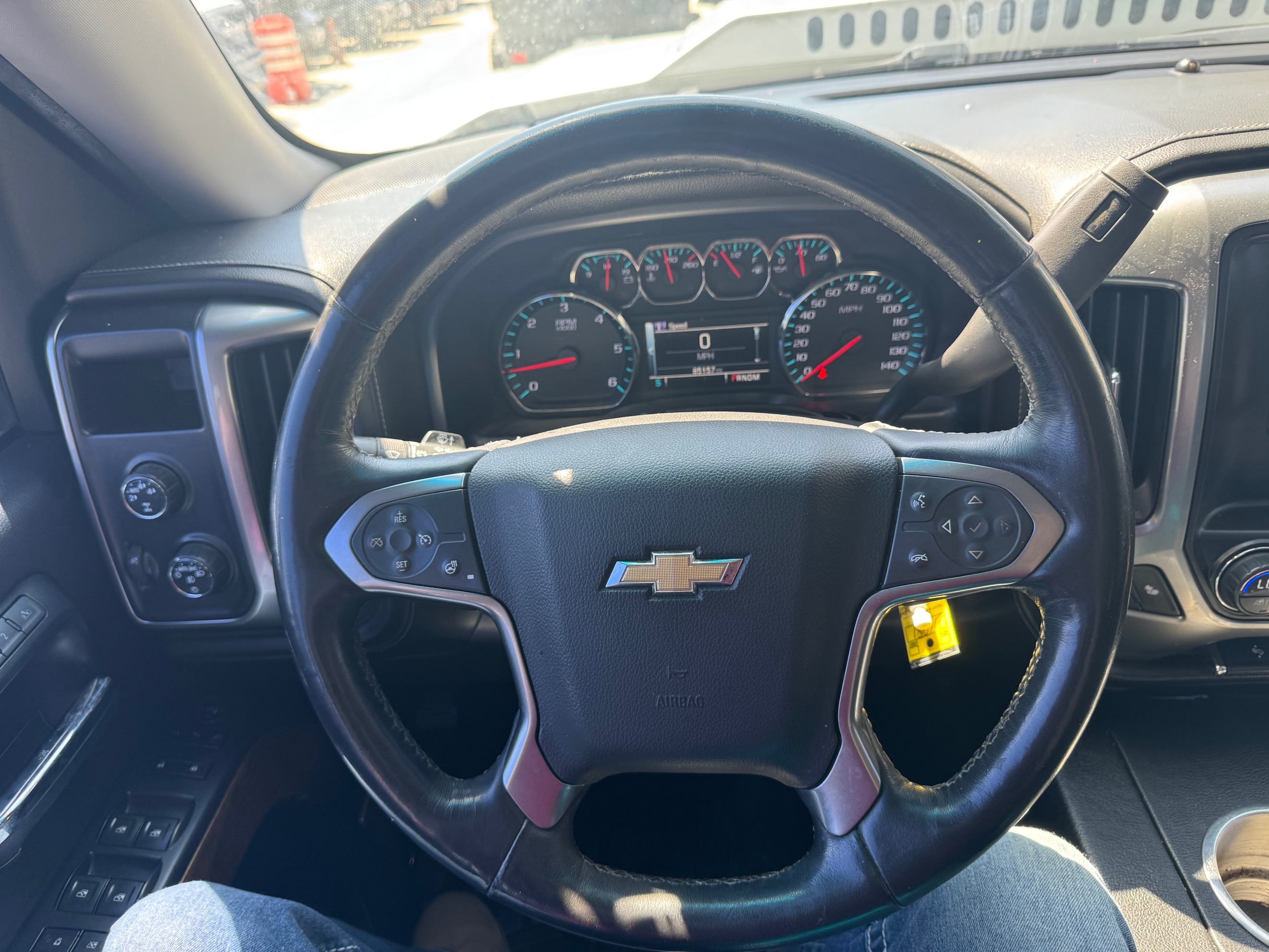 Chevrolet Silverado photo 24