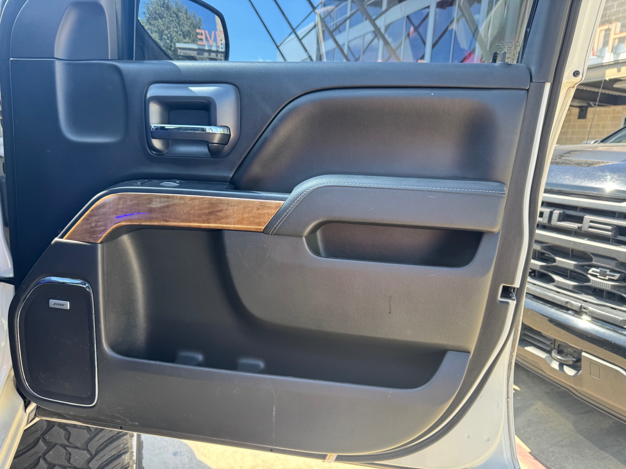 Chevrolet Silverado photo 28