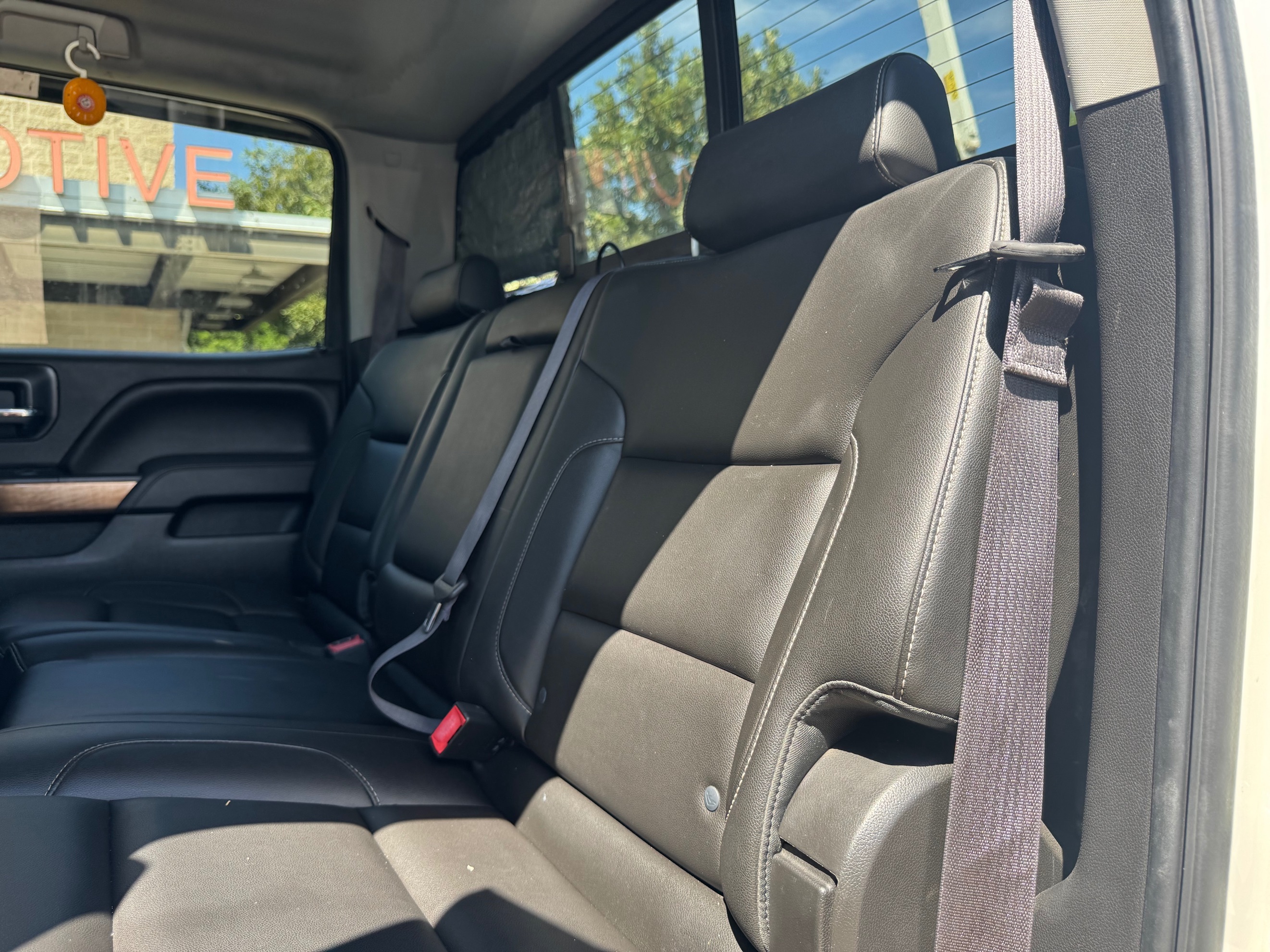 Chevrolet Silverado photo 38