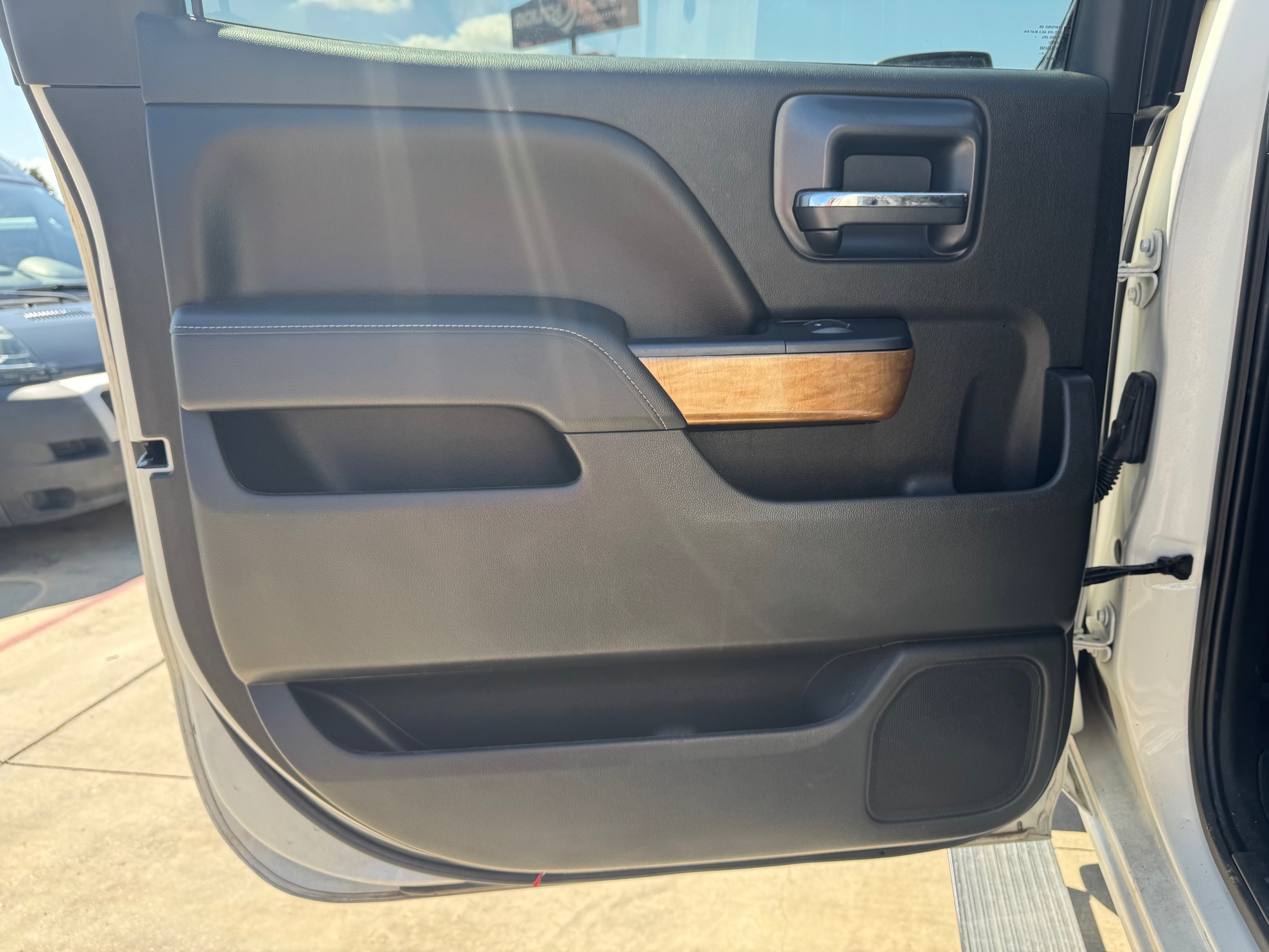 Chevrolet Silverado photo 39